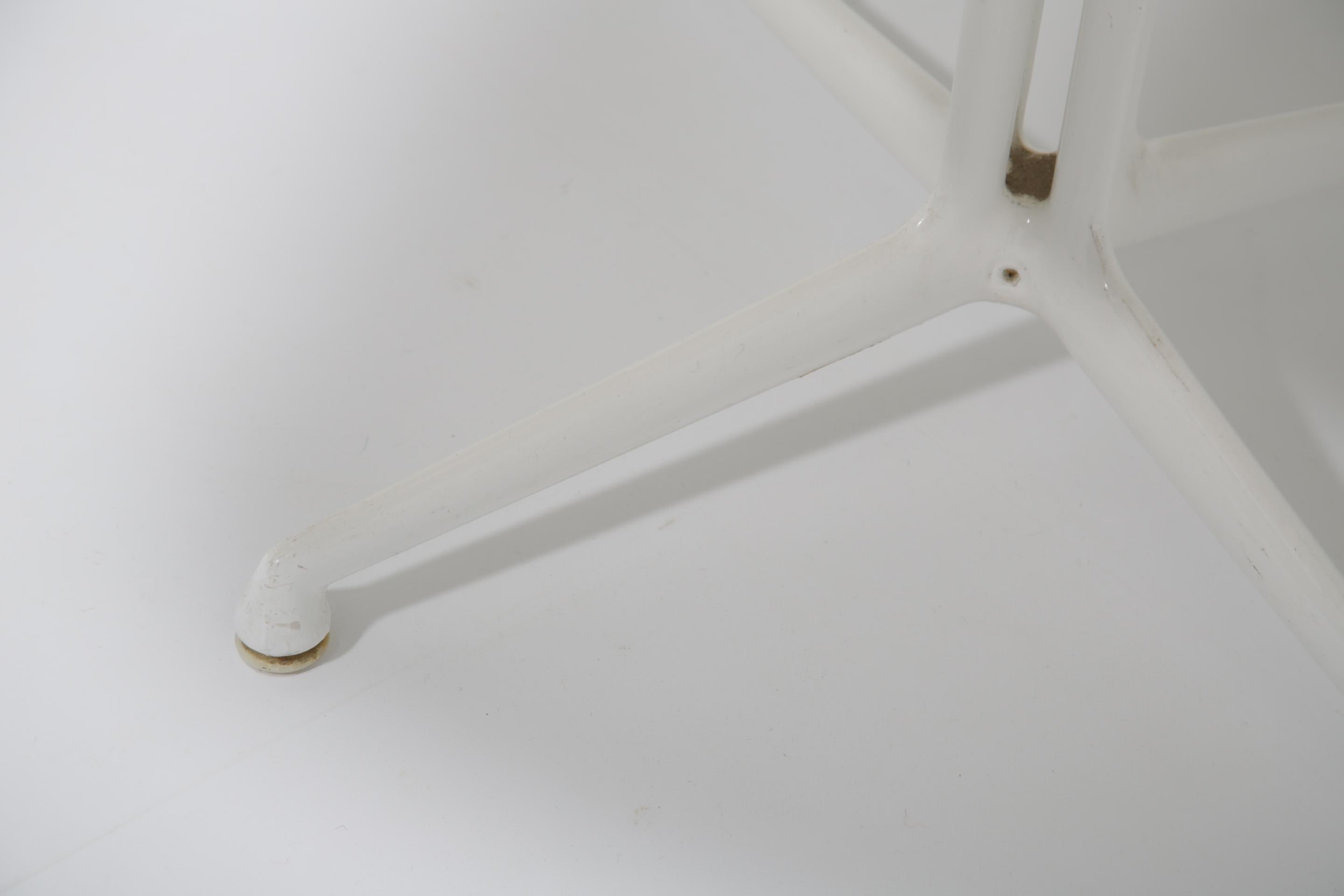Poltrone 'La Fonda' di metà secolo di Charles and Ray Eames per Herman Miller, anni '60 in vendita 3