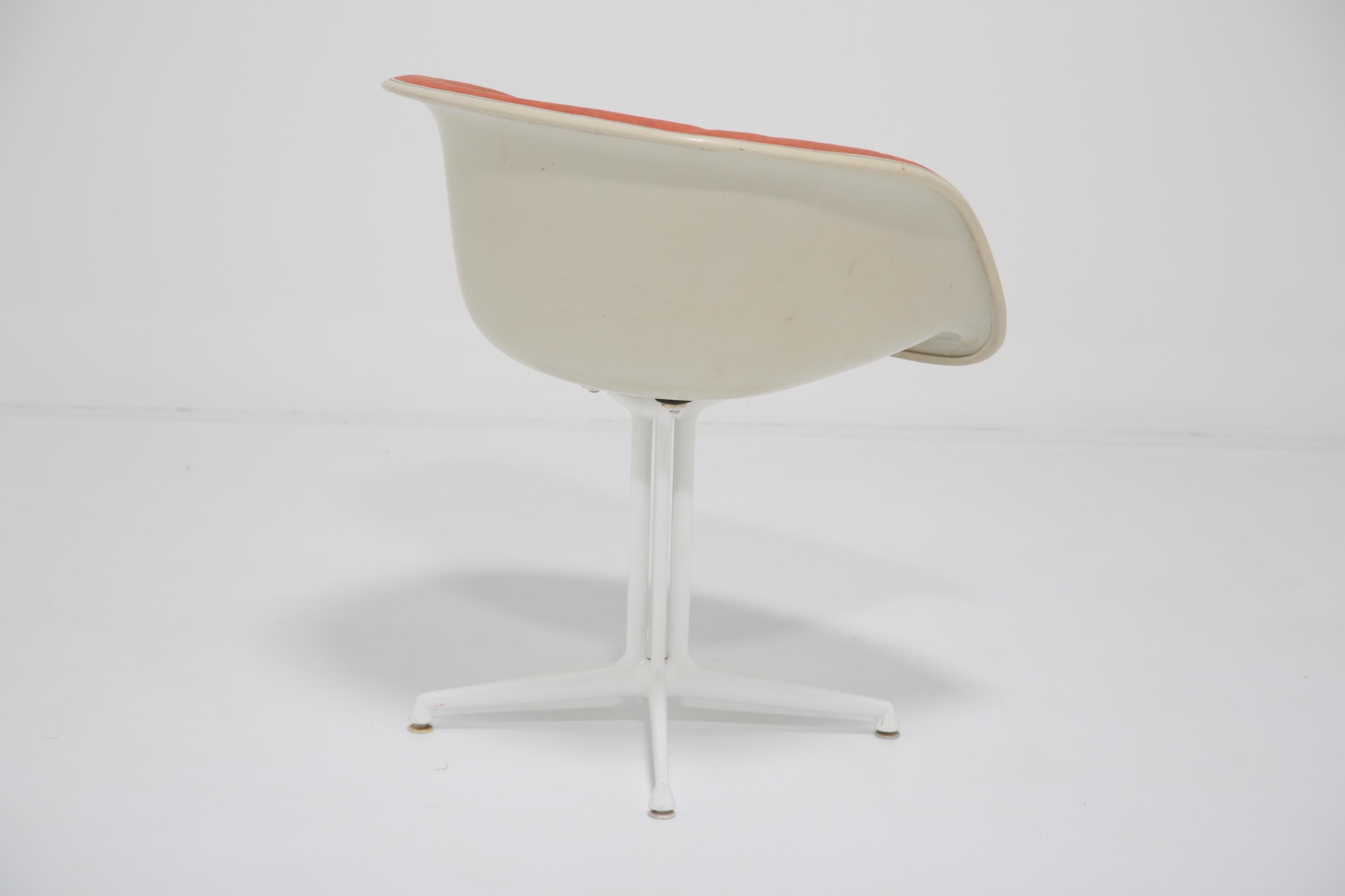 Poltrone 'La Fonda' di metà secolo di Charles and Ray Eames per Herman Miller, anni '60 in vendita 11