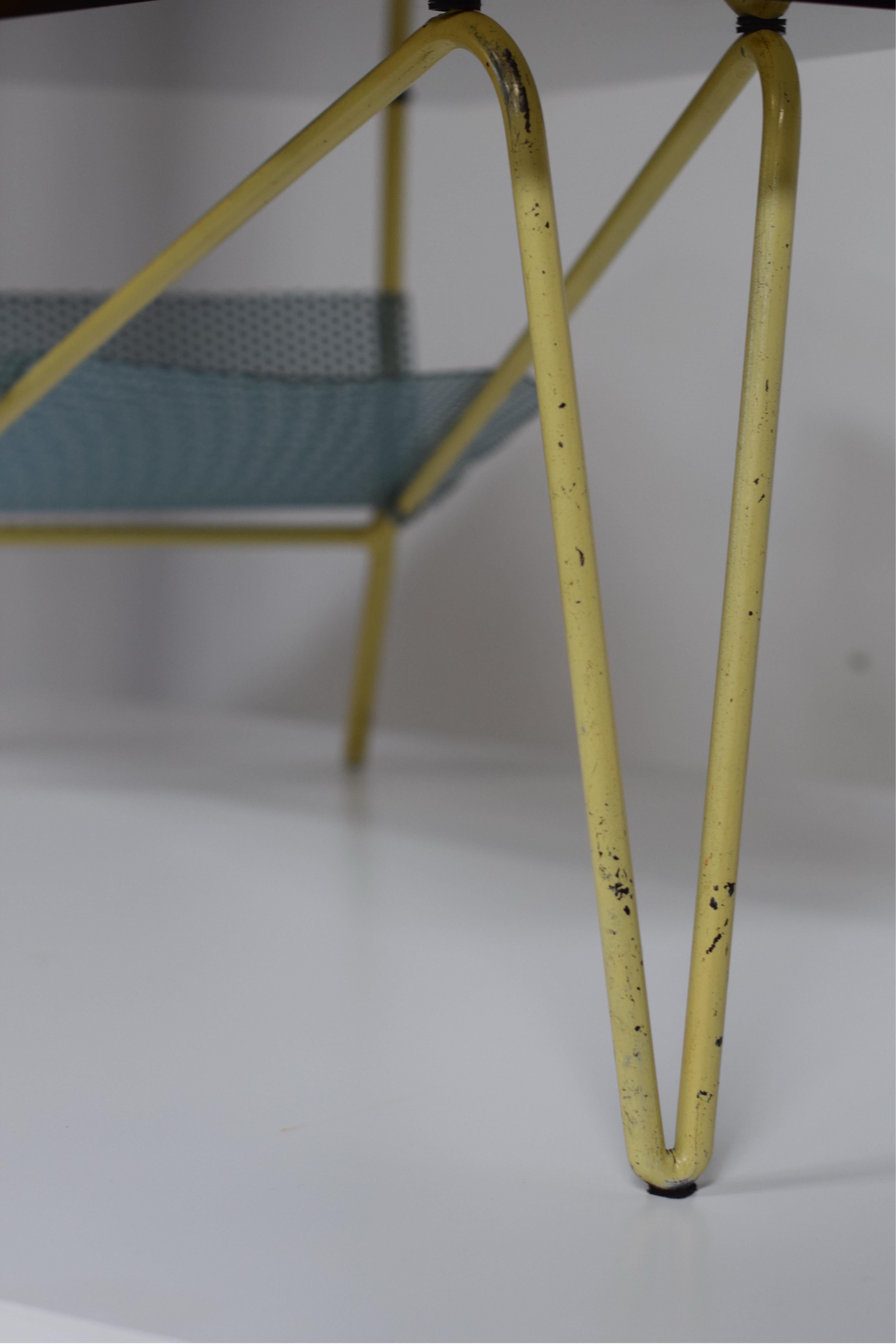 Table basse « forme libre » tripode par Robert Mathieu - France 1950 For Sale 1