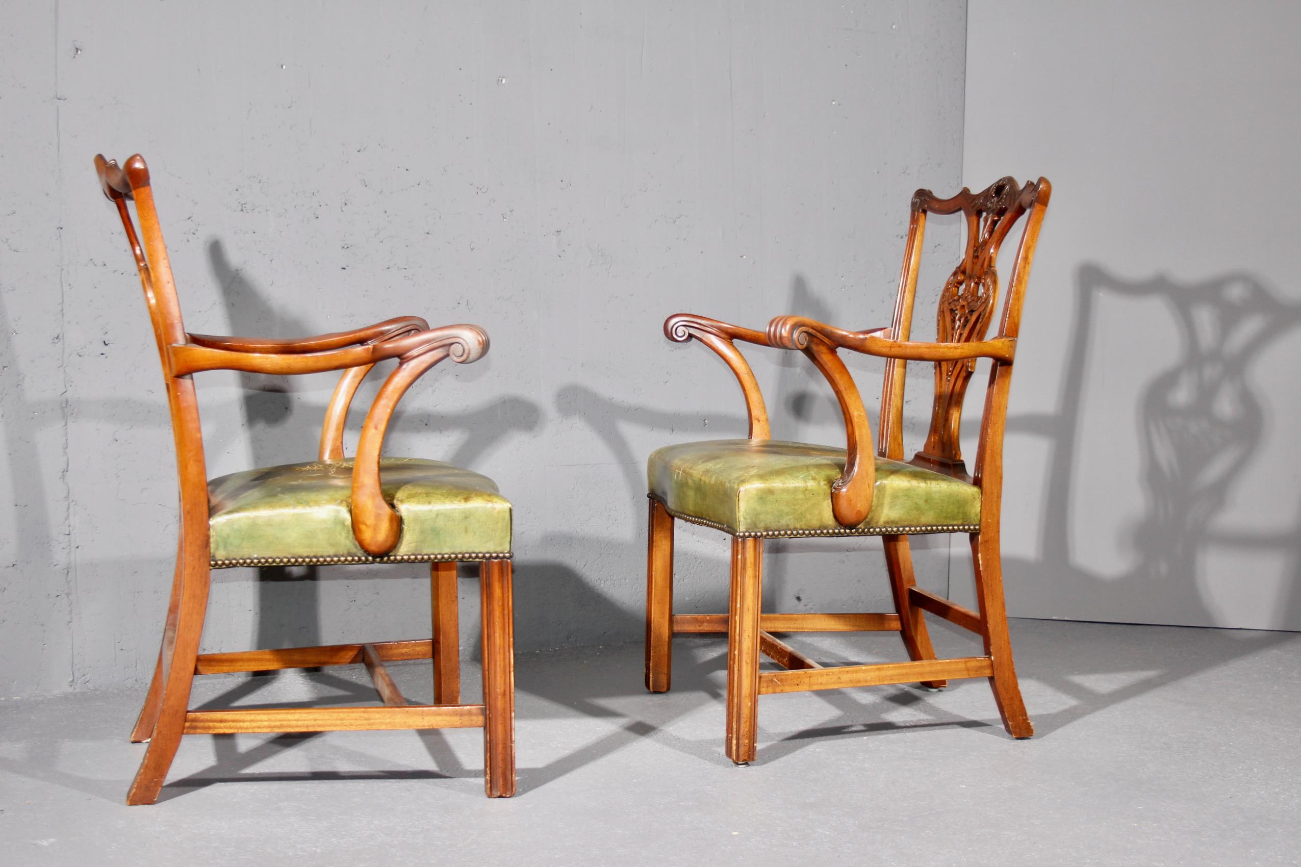 Ensemble de 6 chaises, 2 fauteuils en cuir vert et bois fait à l'anglaise en vente 2