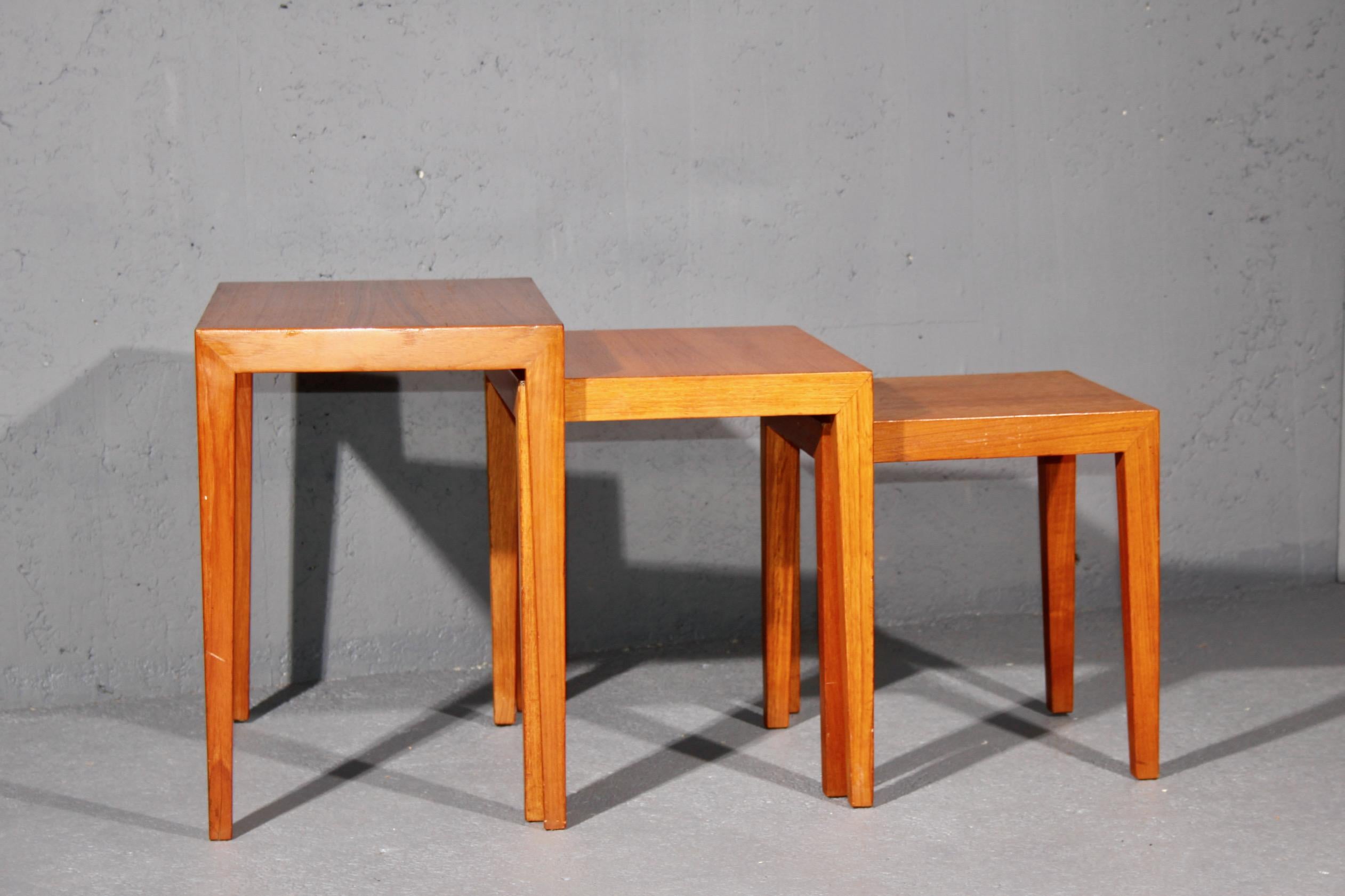 Ensemble de table gigogne fabricant danois dimensions à l'ouverture H 50 par 100 par 58 cm