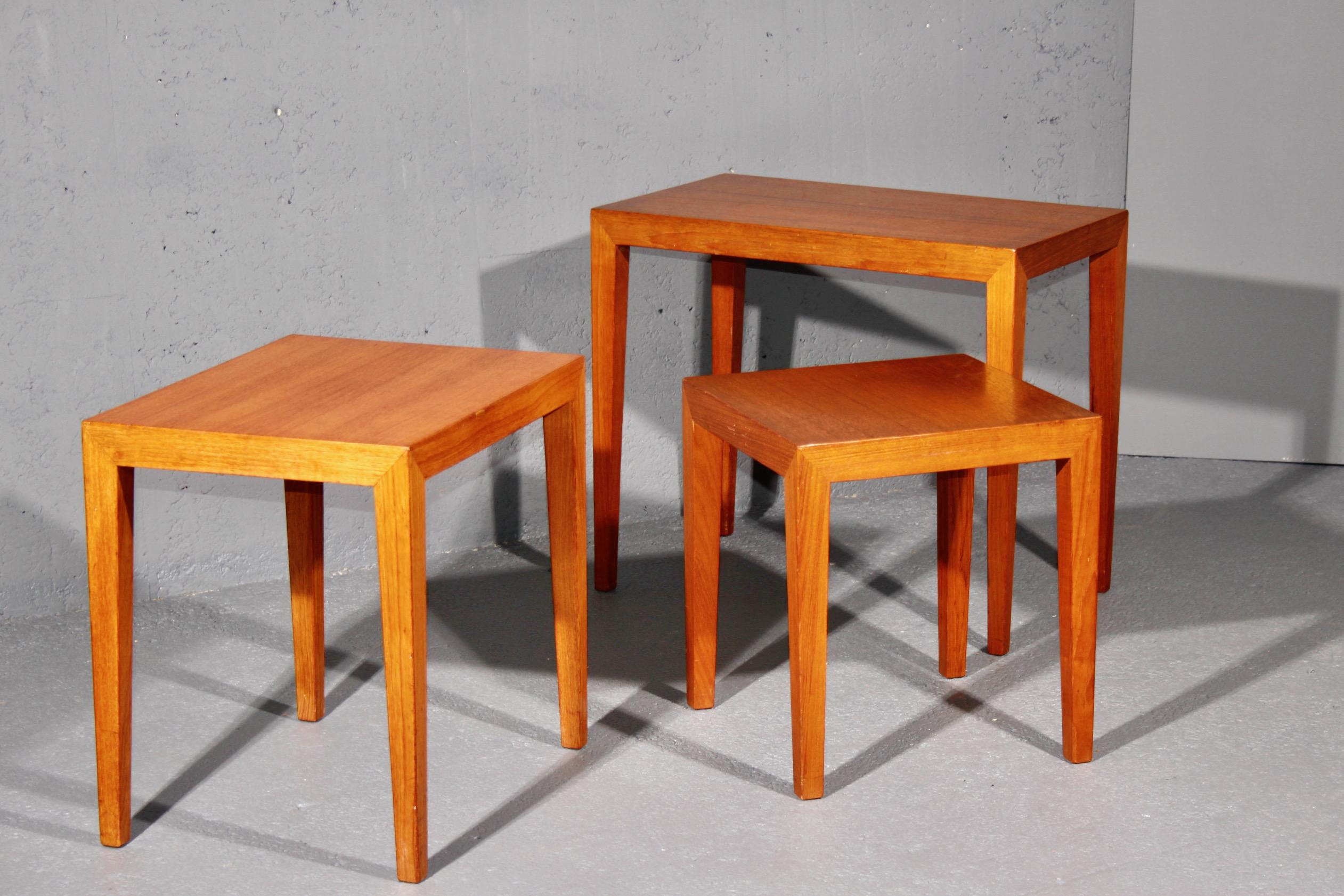 Bois Ensemble danois de tables gigognes en vente