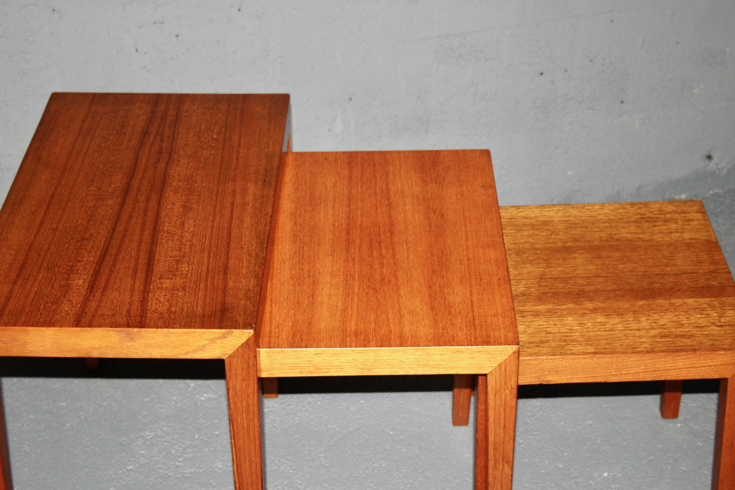 Ensemble danois de tables gigognes en vente 1