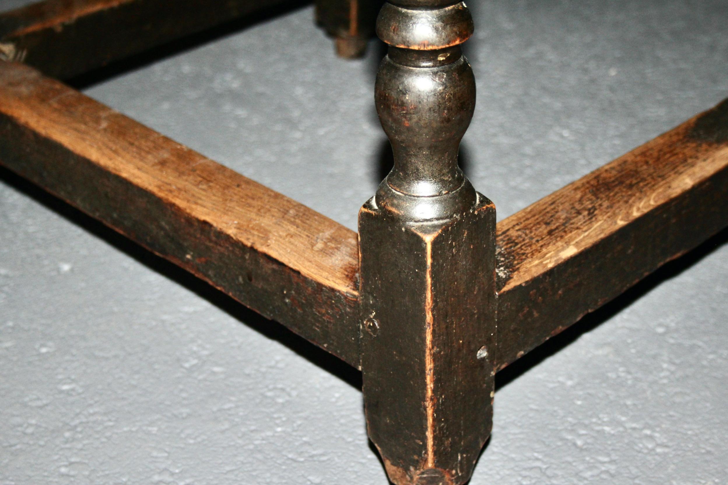 19th Century oak table with one drawer and two folding extensions, beautiful patina For Sale