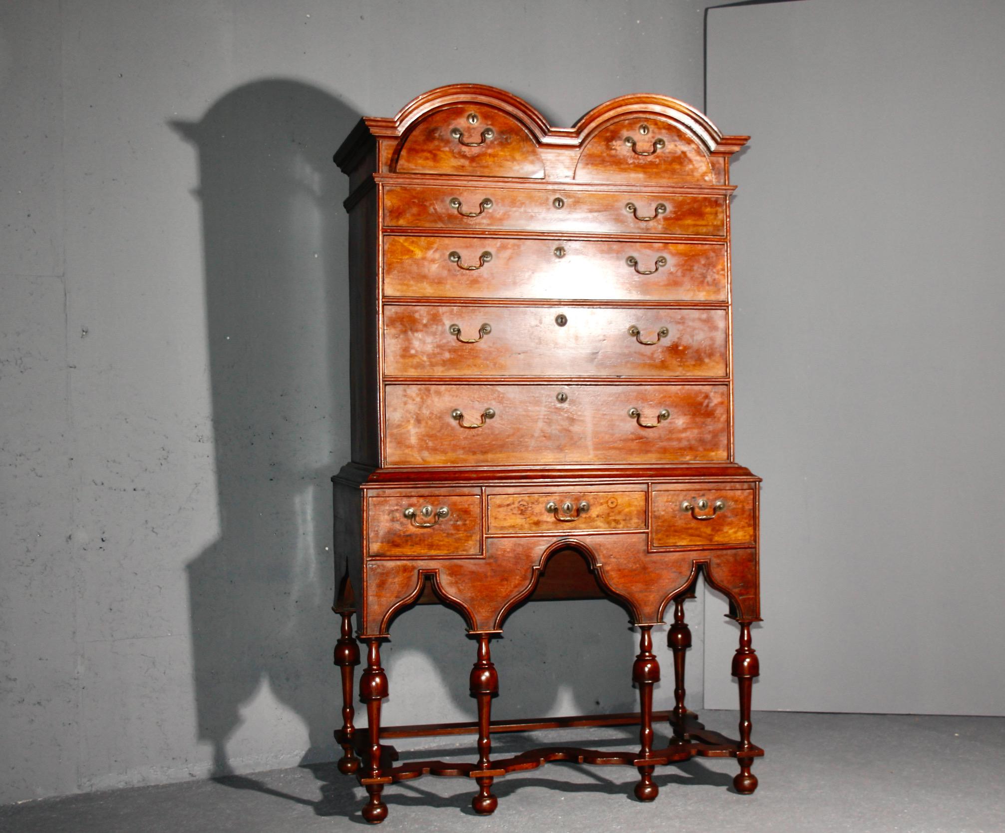 Armoire à tiroirs à l'anglaise 
