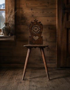 Silla «Escabelle» de madera tallada y calada, de arte popular alpino suizo, hacia 1820