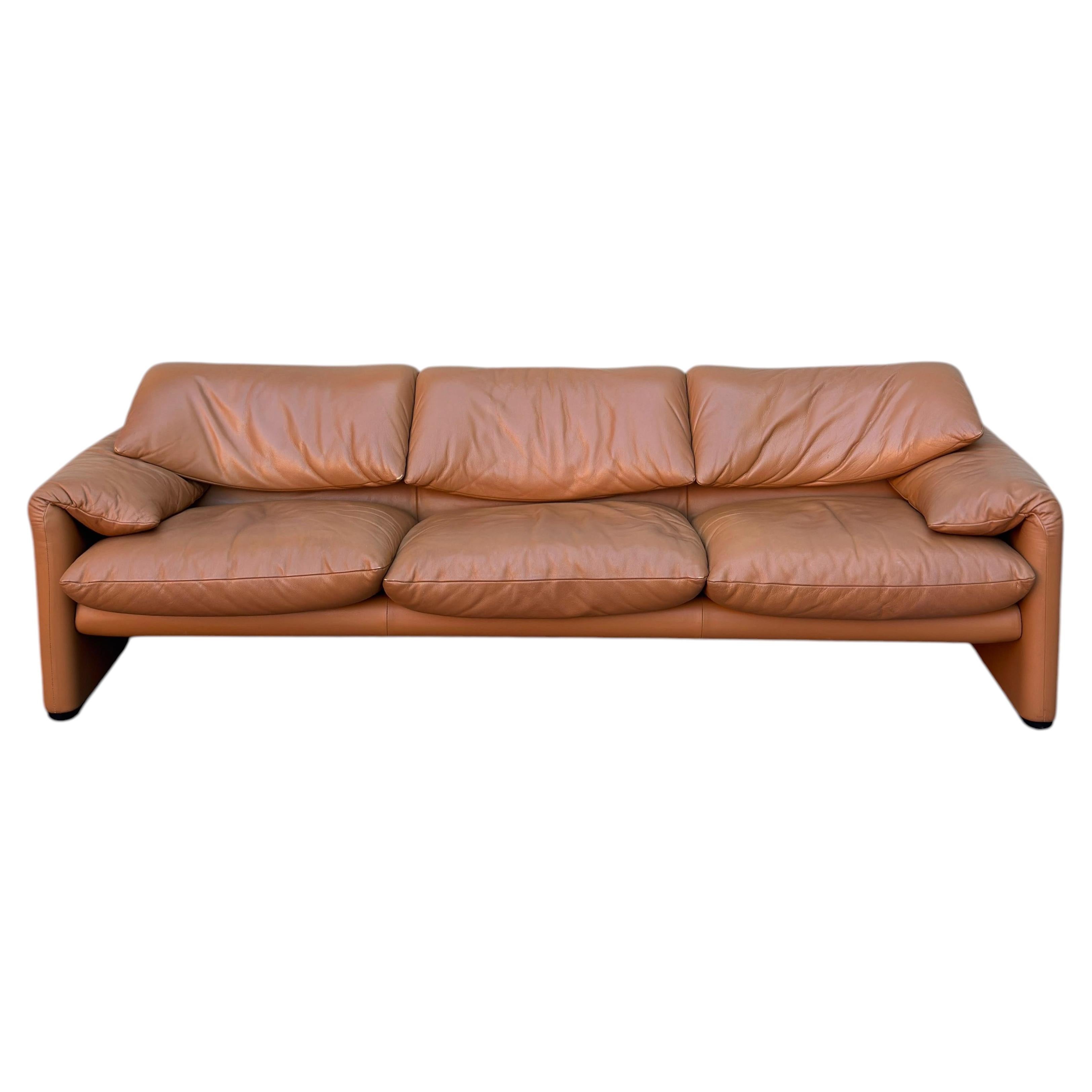 Vico Magistretti Maralunga 40 Maxi Sofa for Cassina, Italy For Sale