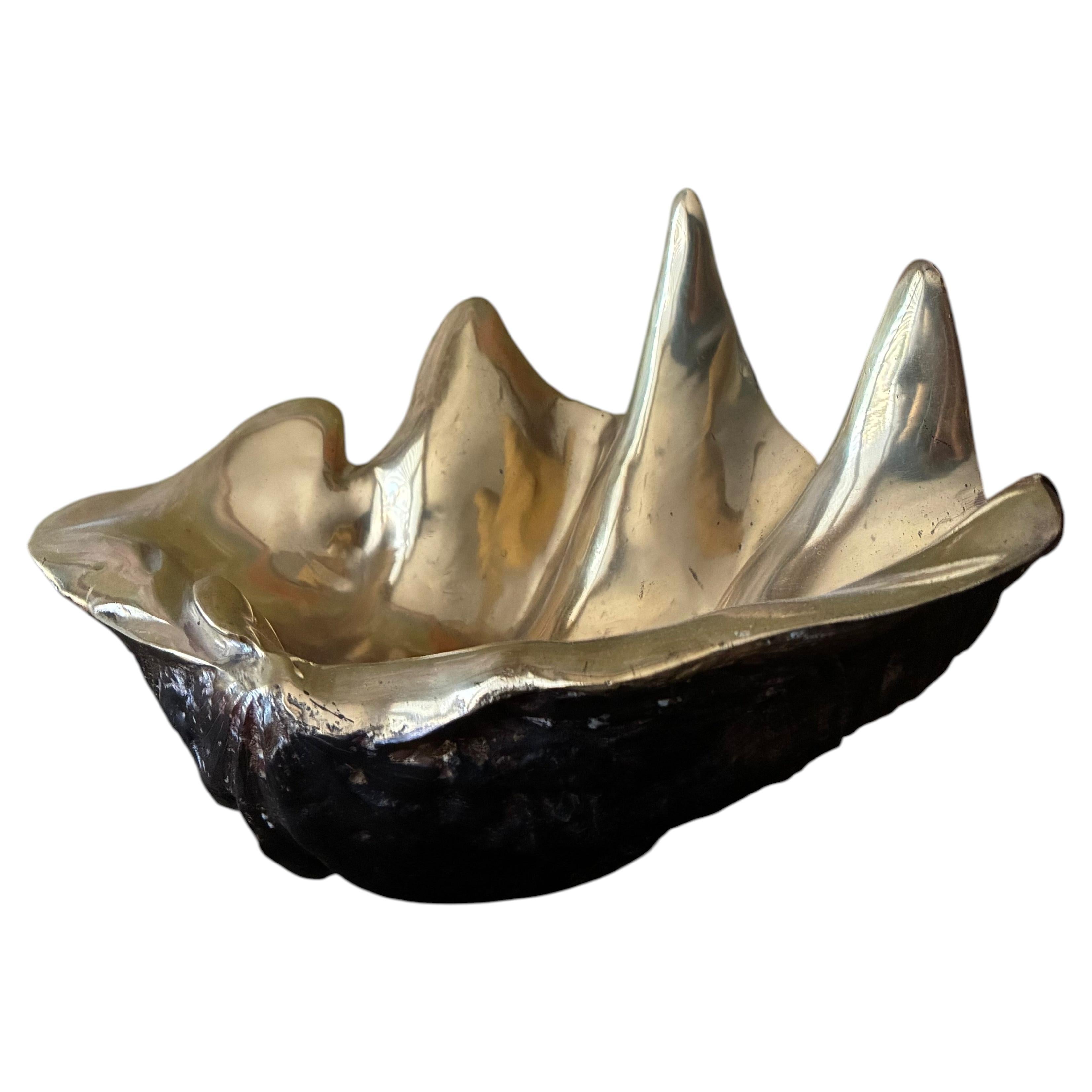 Shell-shaped bronze catch-all tray