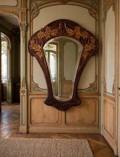 Specchio da parete in stile Art Nouveau, scolpito e firmato Lugrin