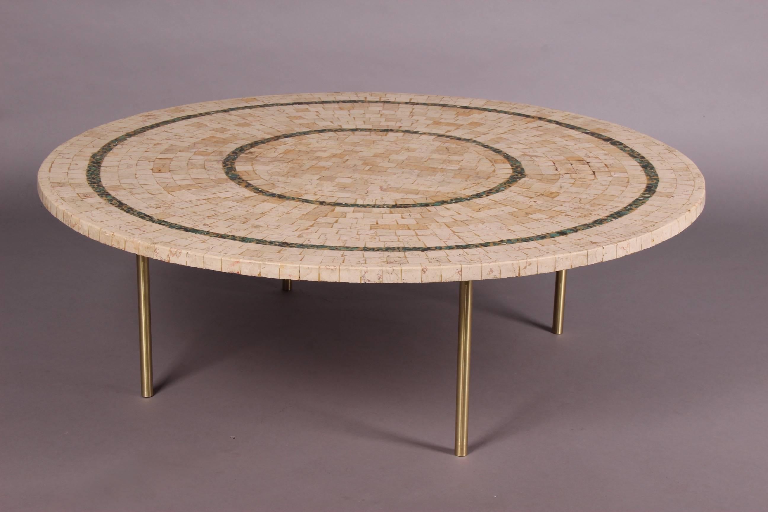 Round coffee table.