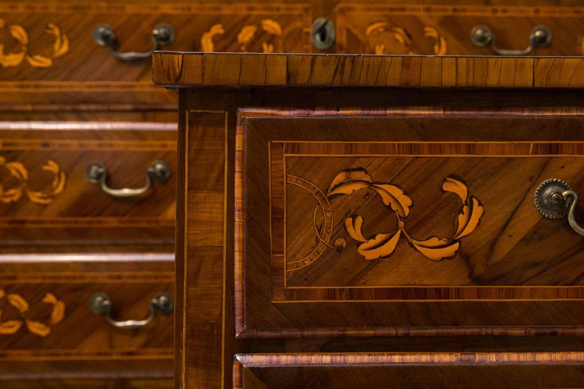 Inlay Pair of Inlaid Lombard Louis XVI Chest of Drawers For Sale