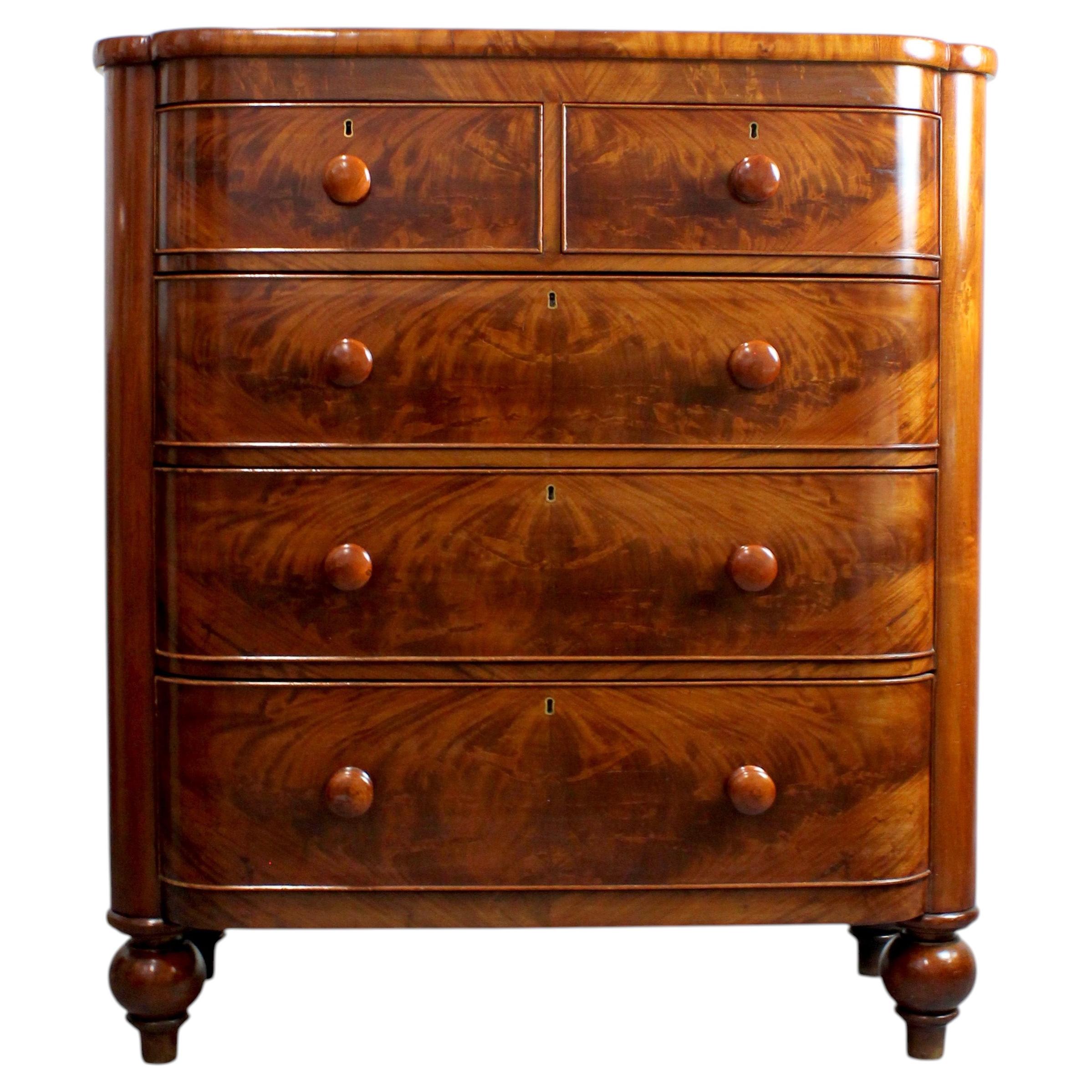 Mahogany veneer chest of drawers with arched front - United Kingdom For Sale