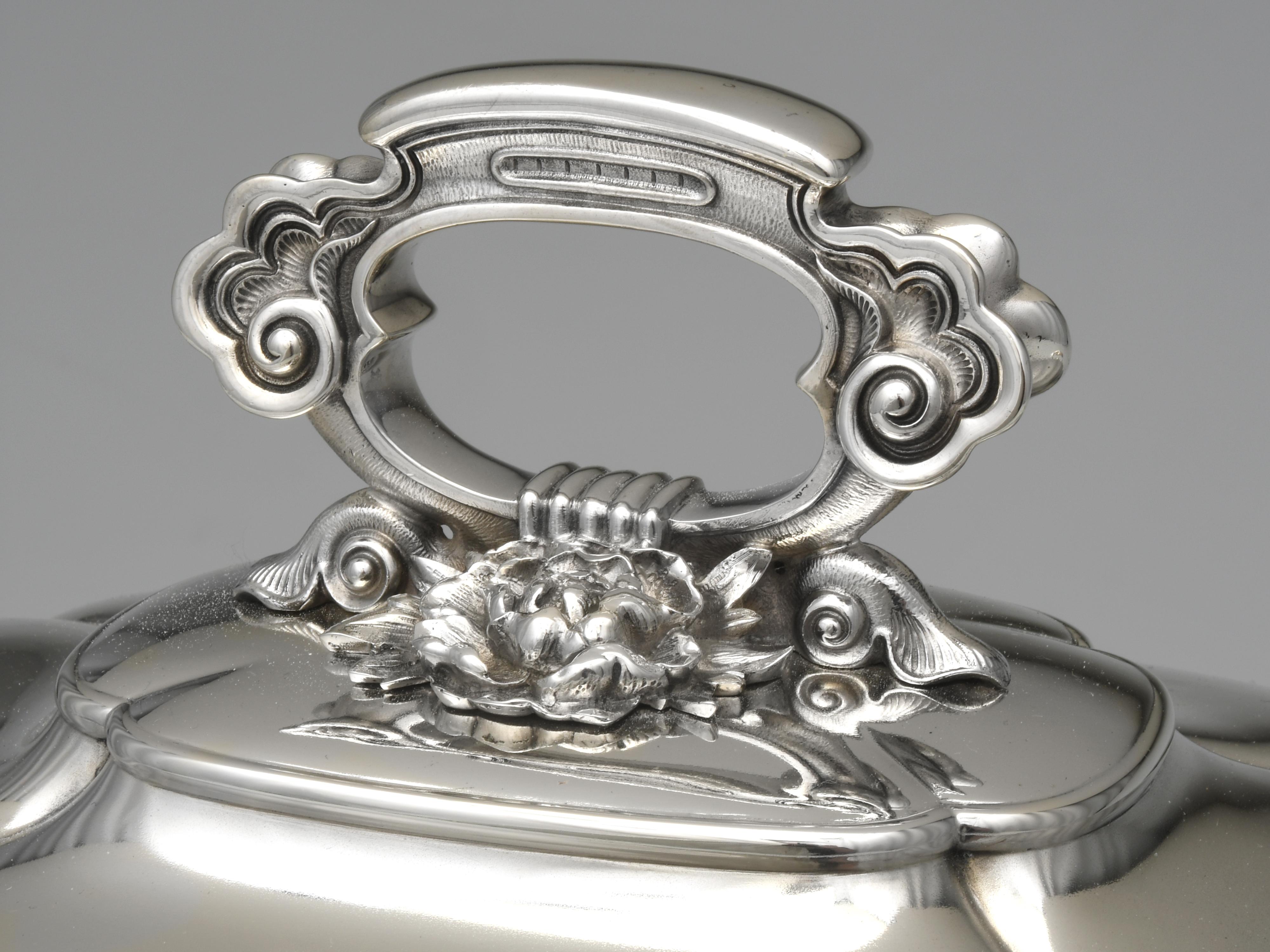 Americano Zuppiera e coperchio in argento 4627 di Tiffany & Co. in vendita
