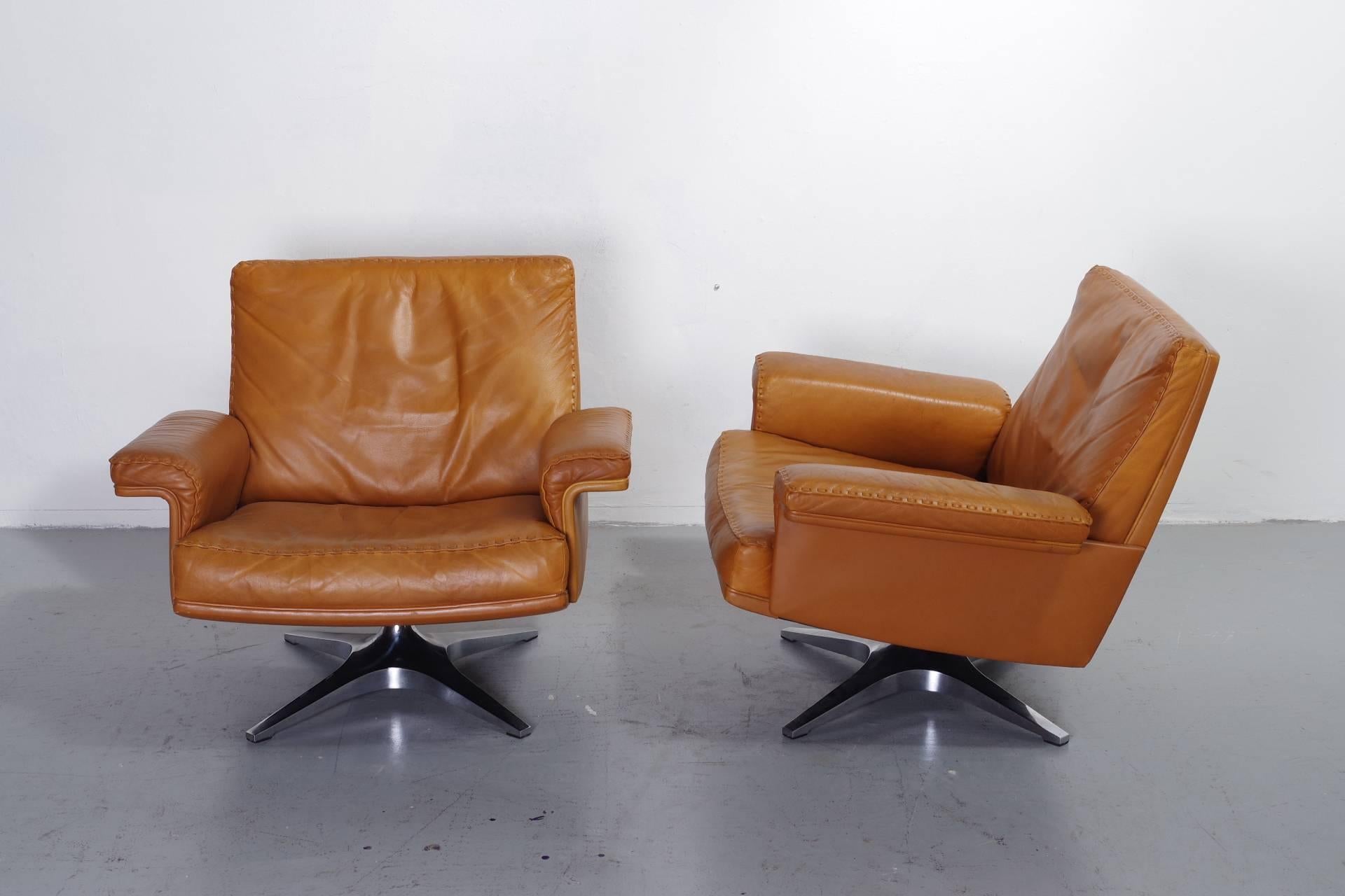 Swiss De Sede Ds31 Lowback Swivel Club Chair (one available) For Sale