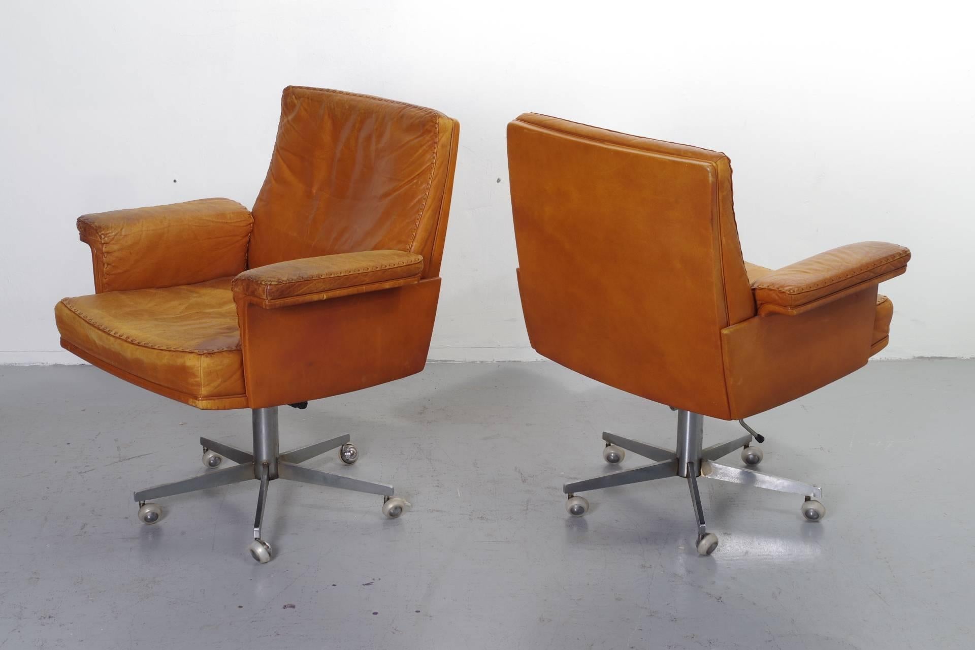 Swiss De Sede DS31 Office Swivel Chairs in Cognac Leather For Sale