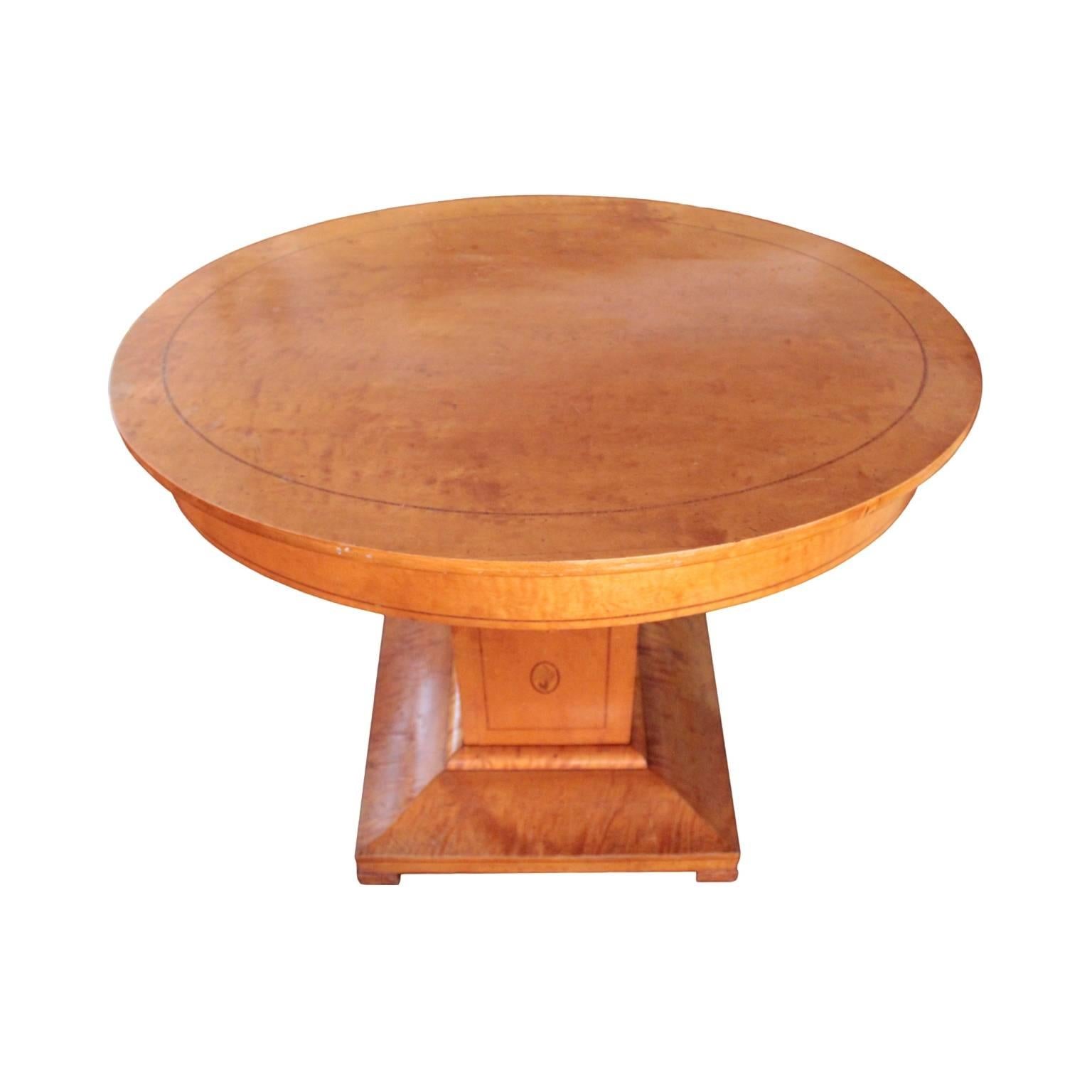 Swedish Jugendstil Period Oval Center Table In Good Condition For Sale In Hudson, NY