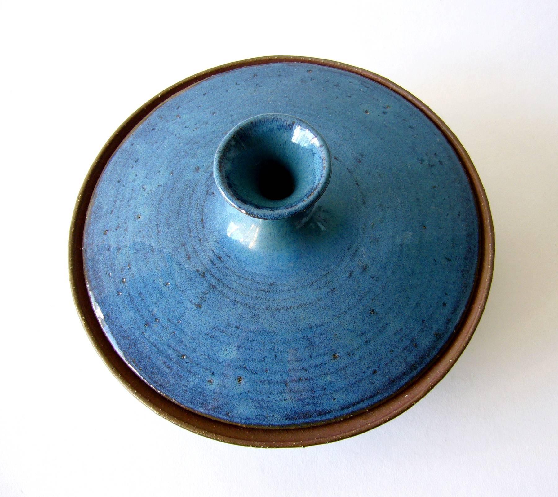 California studio stoneware lidded bowl by Ira Bates of Los Angeles, California. Bowl with lid measures 4.5