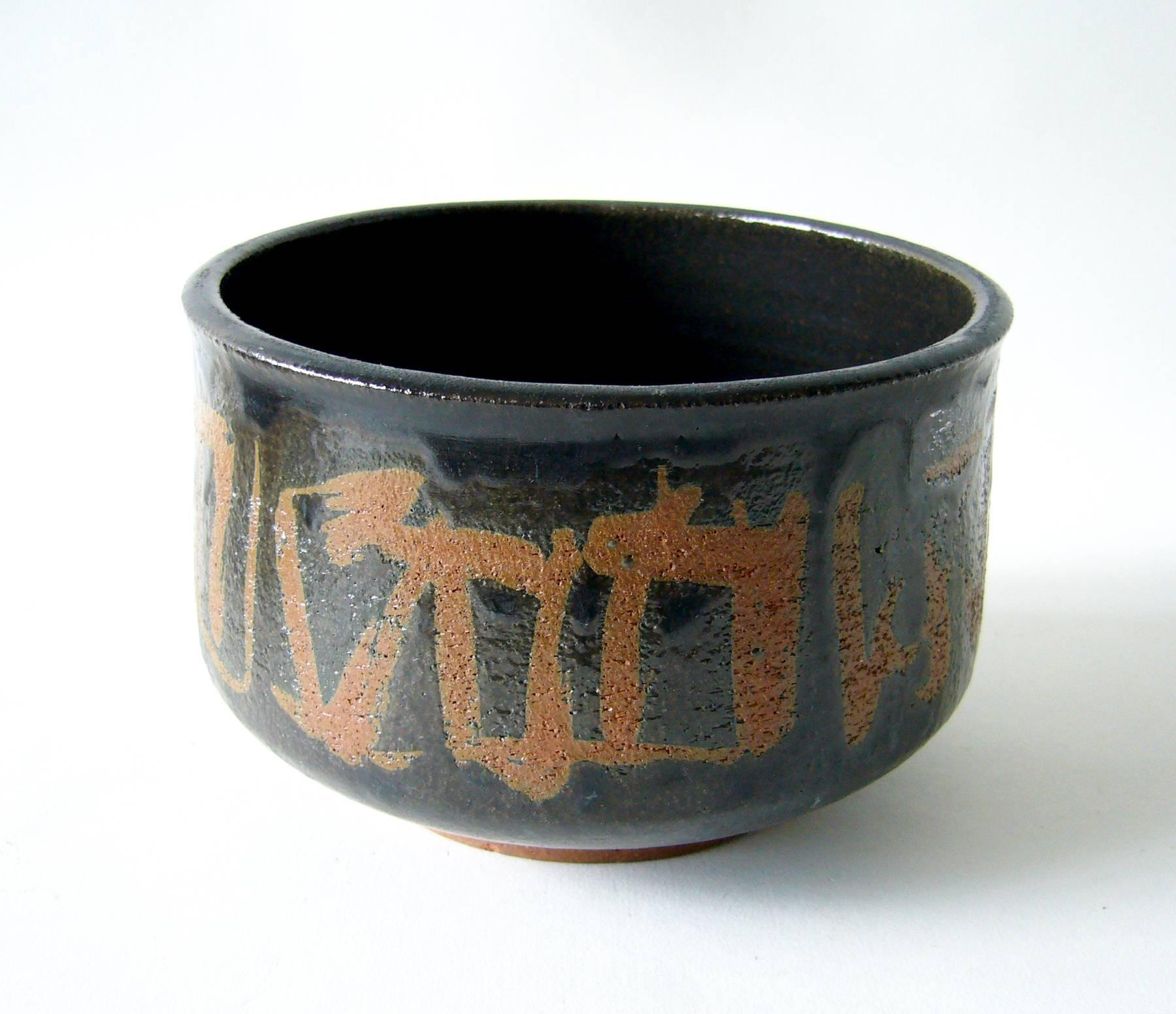 Stoneware bowl with 'Hieroglyphic