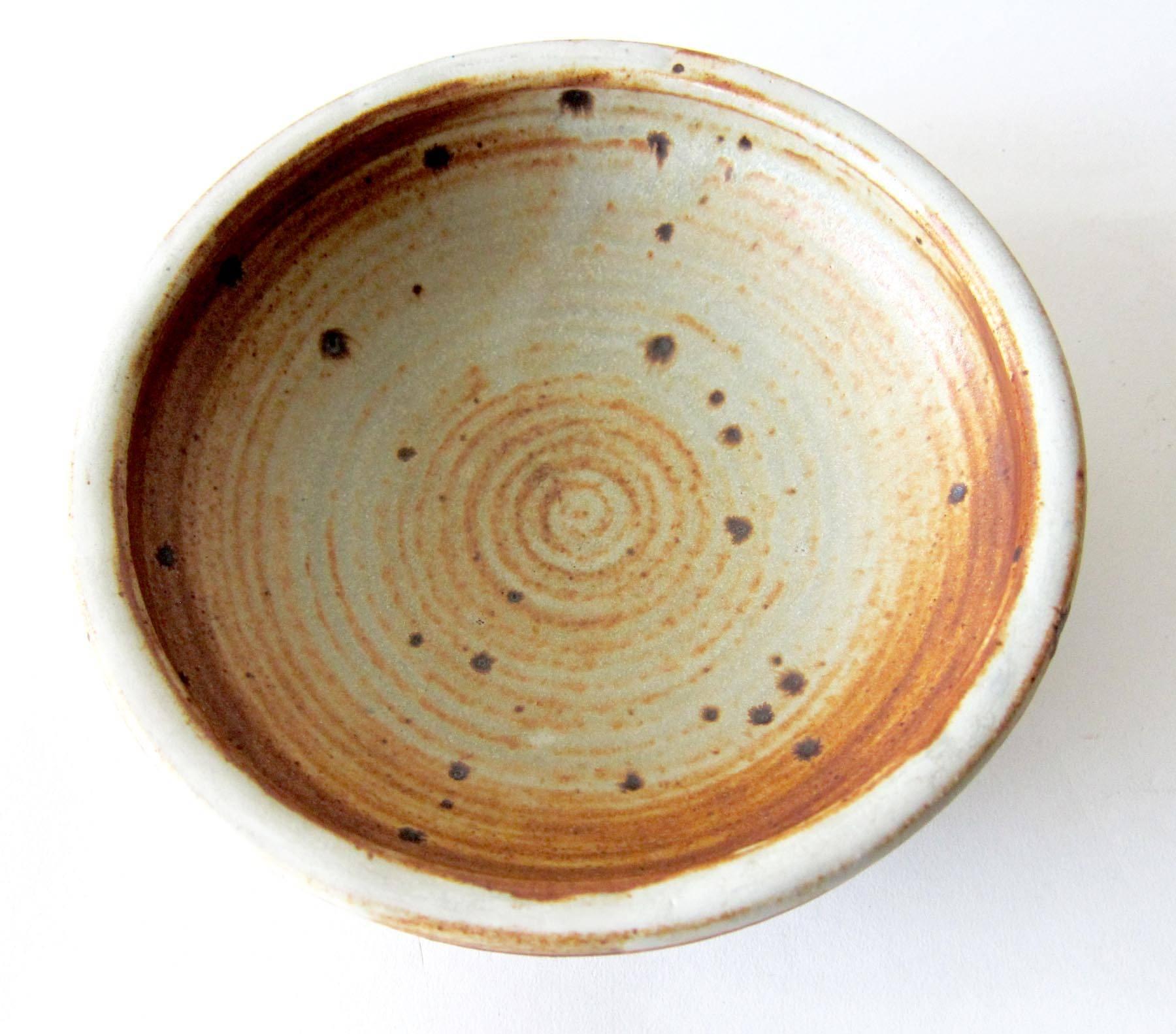 Glazed stoneware bowl by Otto and Vivika Heino of Ojai, California. Bowl measures 2.5