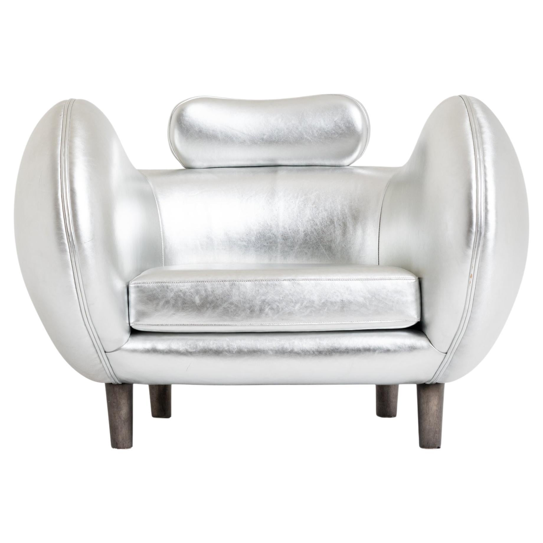 Fauteuil Godia en cuir argenté et style Boteriano par Gianluca Cozzarolo en vente
