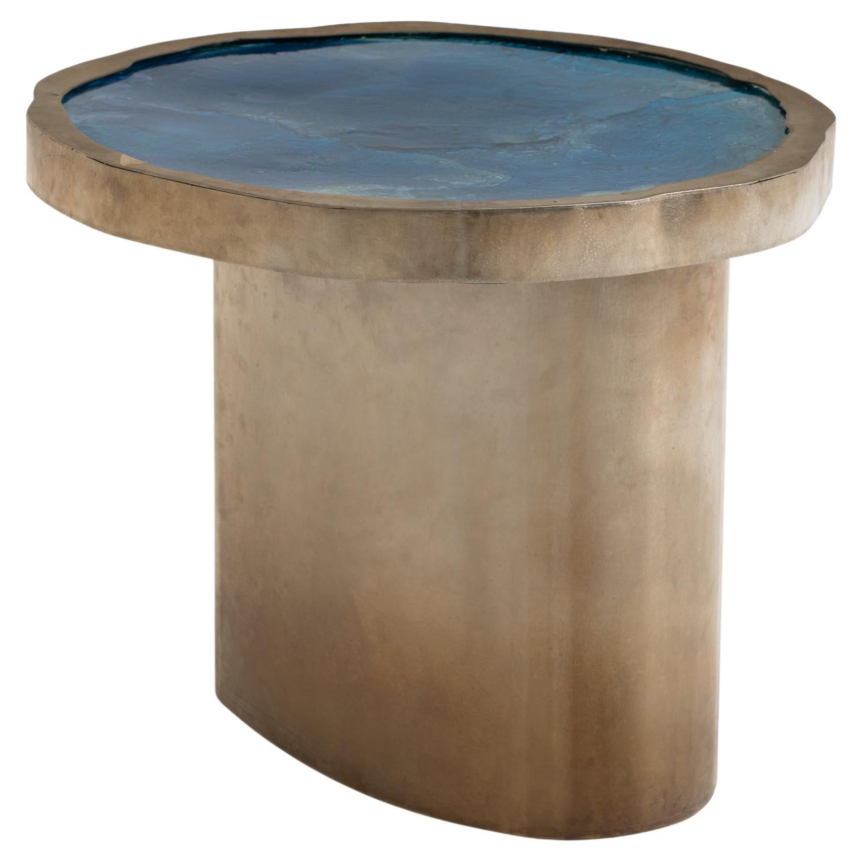 Table basse Ilune en résine bleue et acier corten par Andrea e Vittorio Bruno en vente