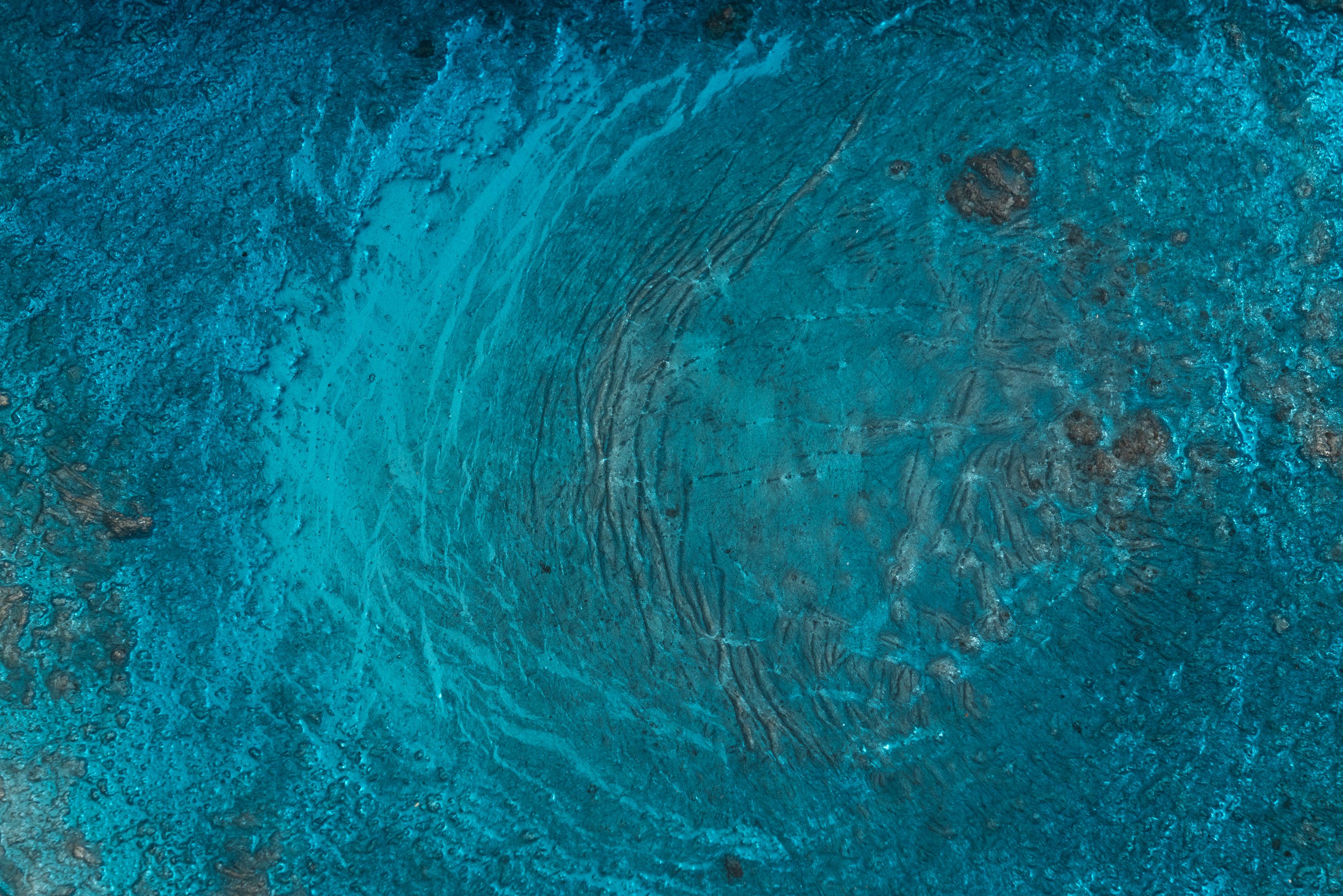 Table basse Ilune en résine bleue et acier corten par Andrea e Vittorio Bruno en vente 3