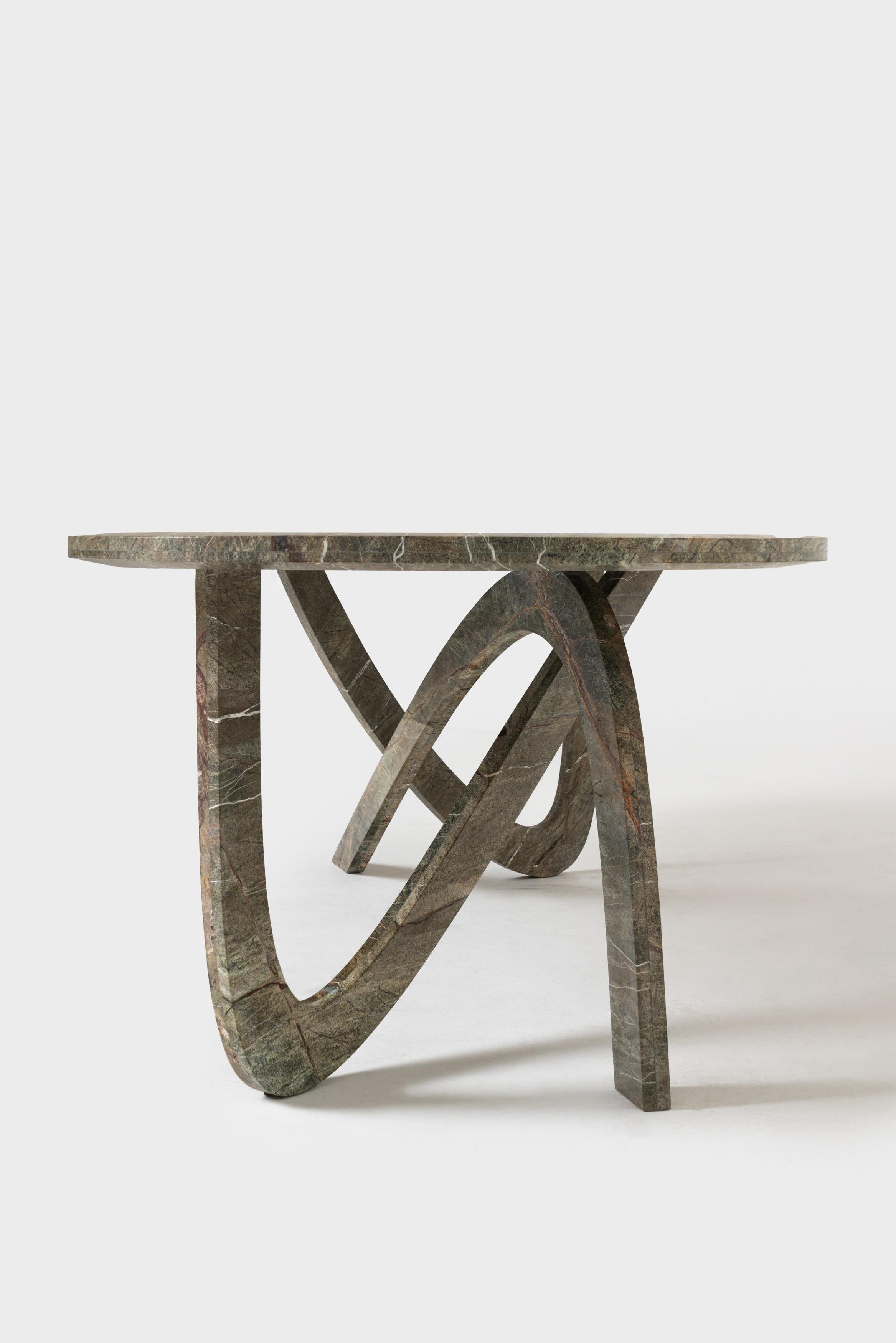 Mesa de comedor Fleur de mármol verde Picasso y chapa de dAM Atelier Siglo XXI y contemporáneo en venta