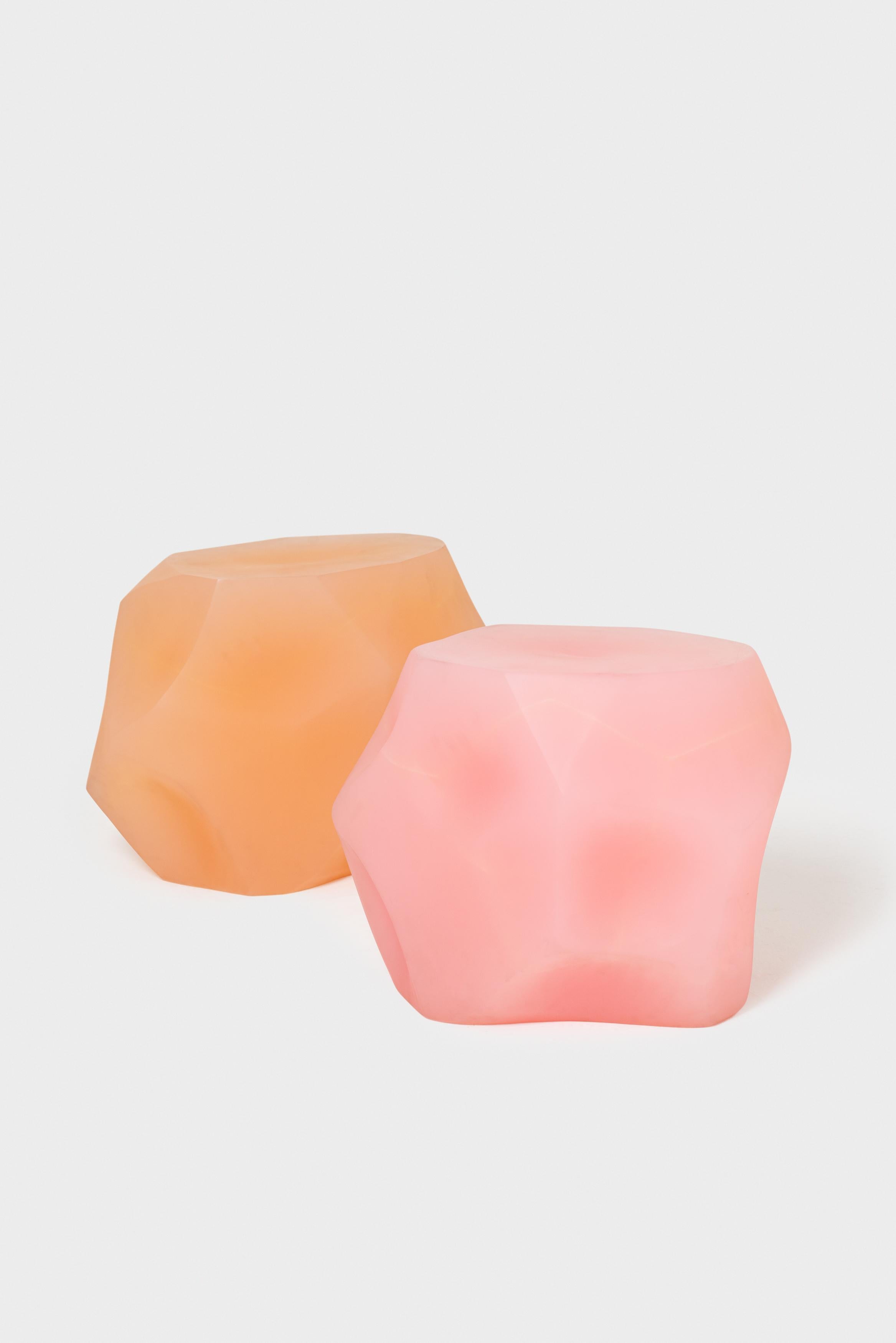 Taburete Lithos III de resina by Objects of Common Interest Resina en venta