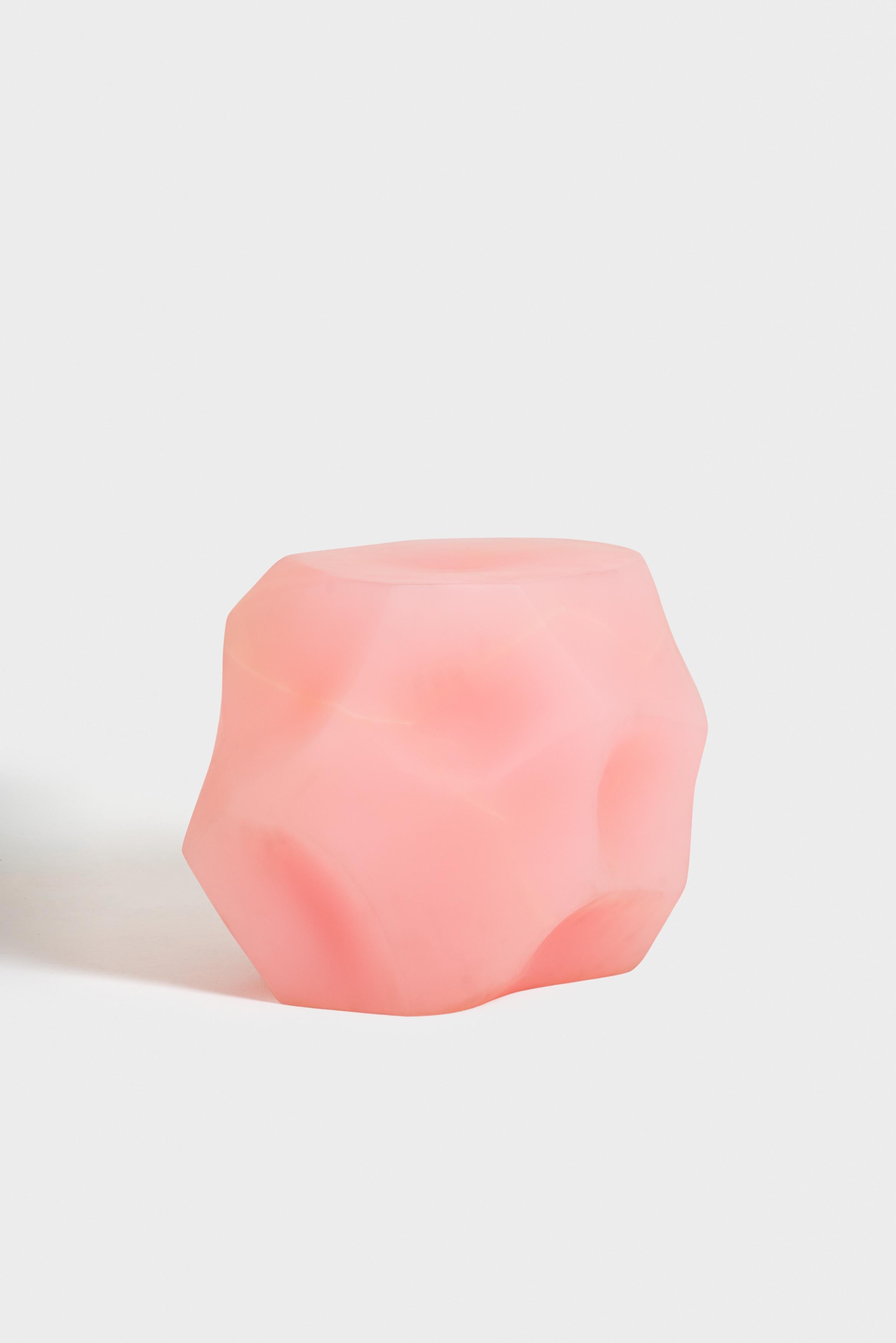 Taburete Lithos III de resina by Objects of Common Interest en venta 1