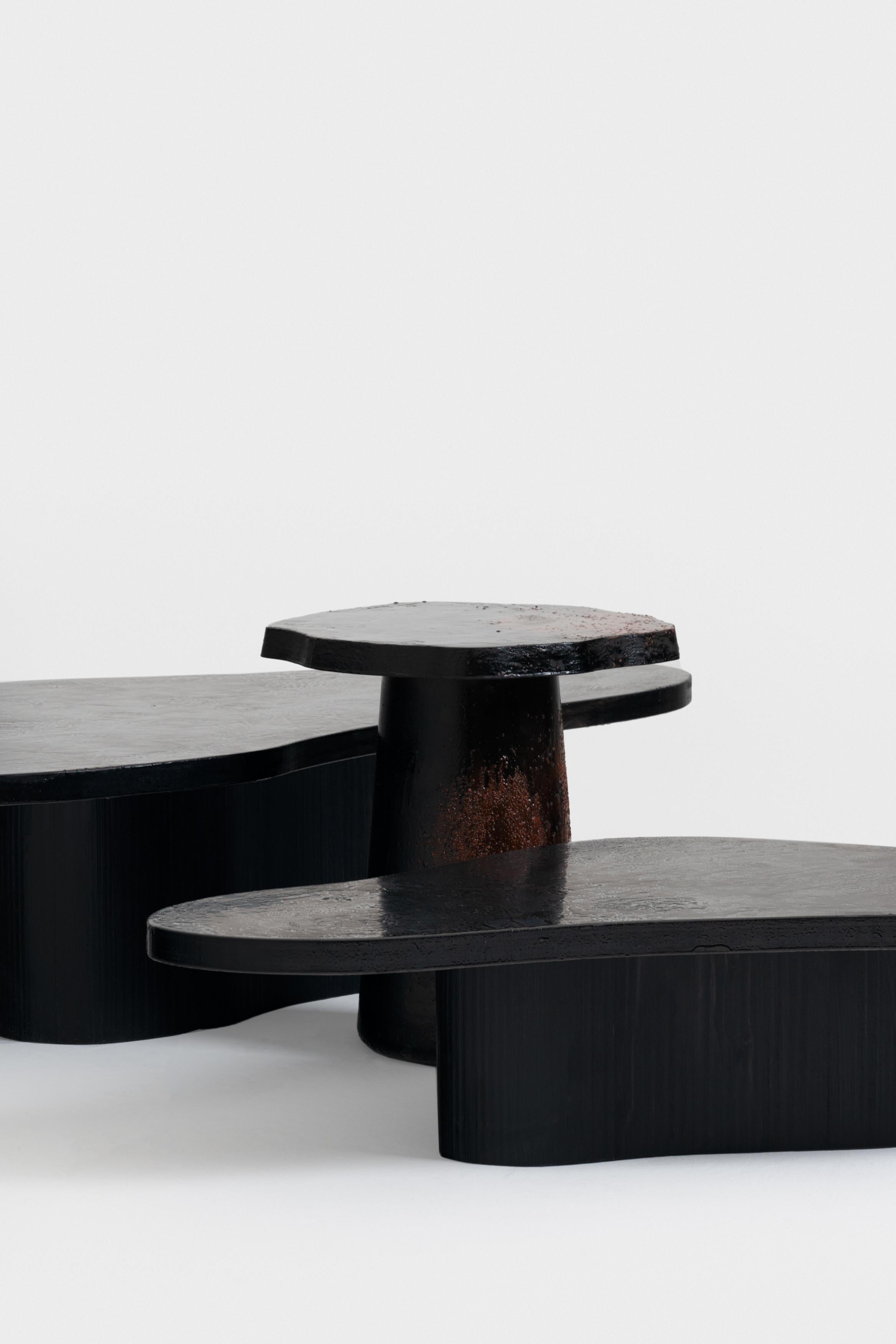 Résine Table basse Tessella F en bois de sapin peint à la main et MDF par ROU Materiaal en vente