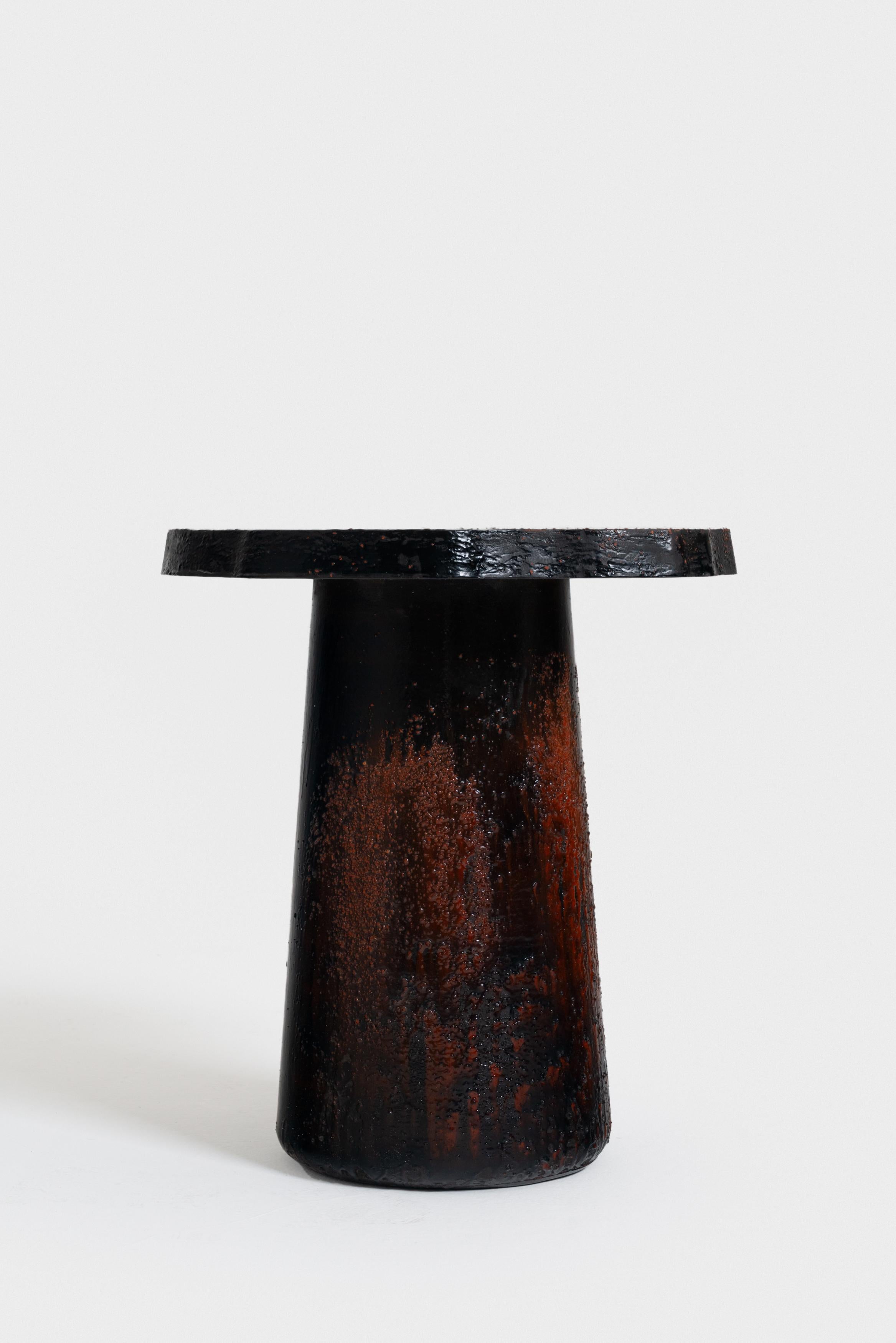 Cork coffee table in handpainted MDF with resin finishes by ROU Materiaal In Excellent Condition For Sale In Milano, Lombardia