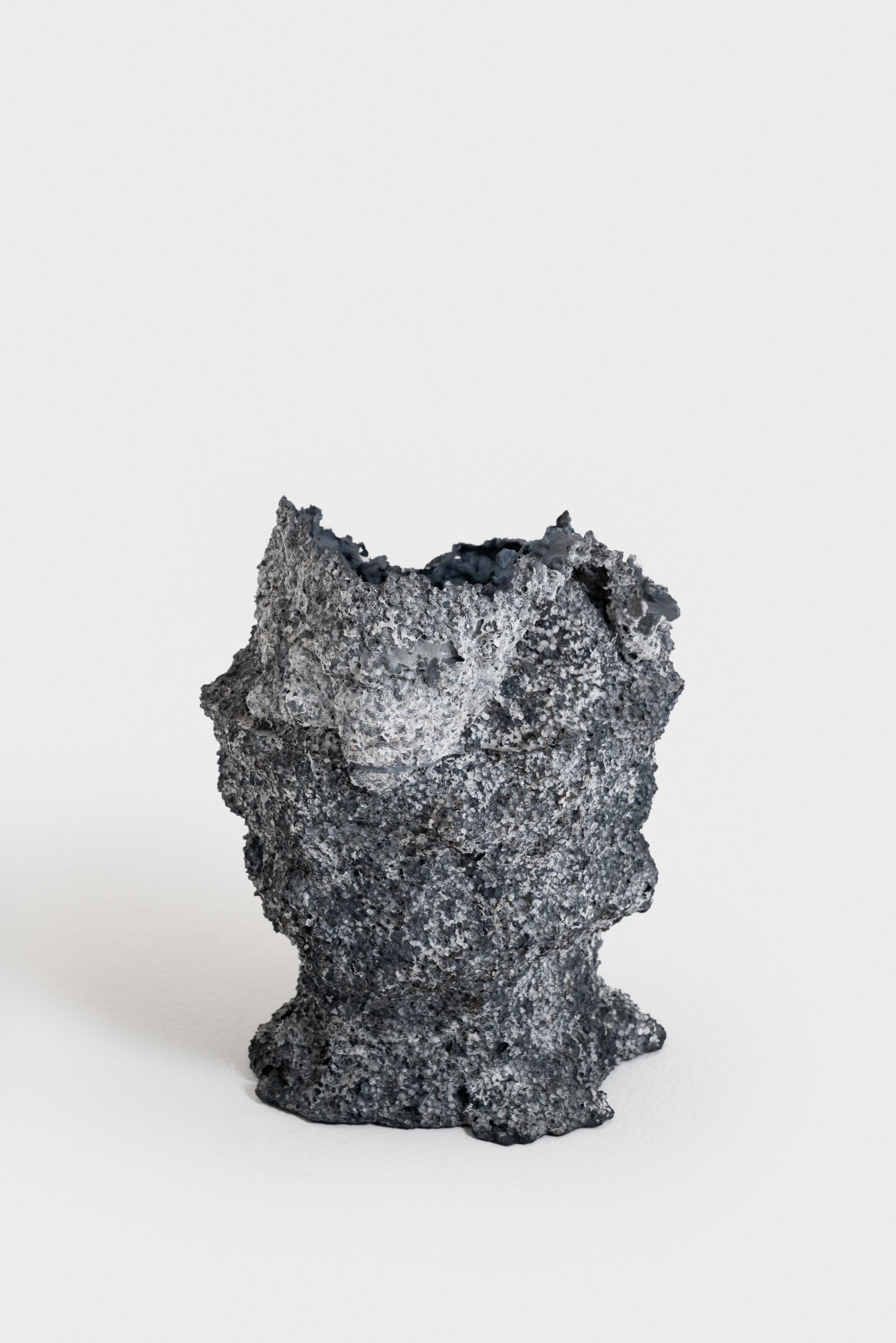Painted Far Deep Void S2N2 handmade vase in pigmented concrete by Duccio Maria Gambi For Sale