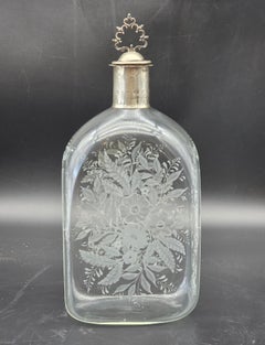Bouteille à liqueur en verre gravé, avec bouchon en argent 800, Venise, fin du XIXe siècle