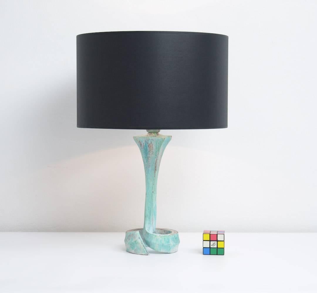 This elegant table lamp is made of oxidized copper to create the special green color.
The lamp is in very good vintage condition. It has a new lampshade.
All our lamps are cleaned and checked, so ready for use.