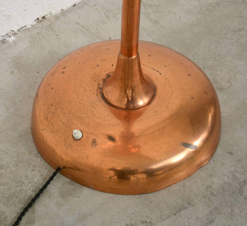 Red Copper Art Deco Floor Lamp In Good Condition For Sale In Vlimmeren, BE