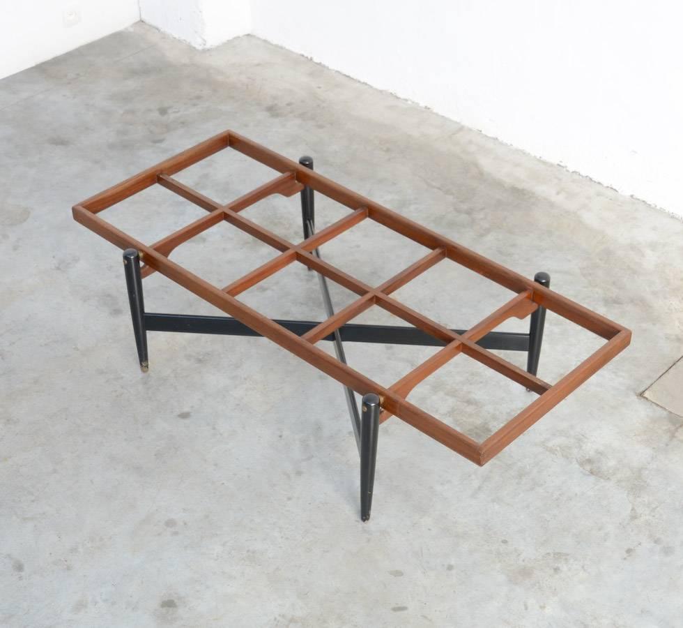 Mid-Century Modern 1950s Coffee Table in the Manner of Gio Ponti For Sale