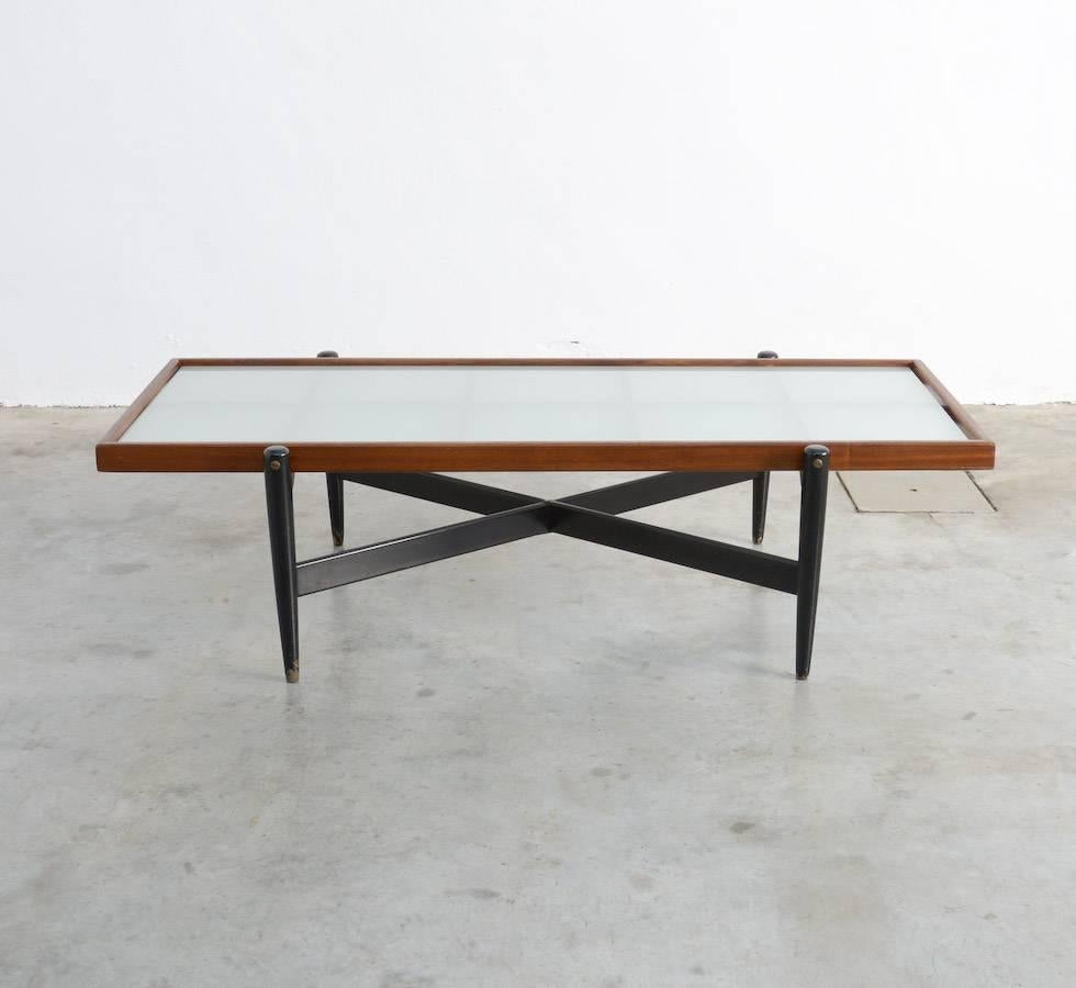 Belgian 1950s Coffee Table in the Manner of Gio Ponti For Sale