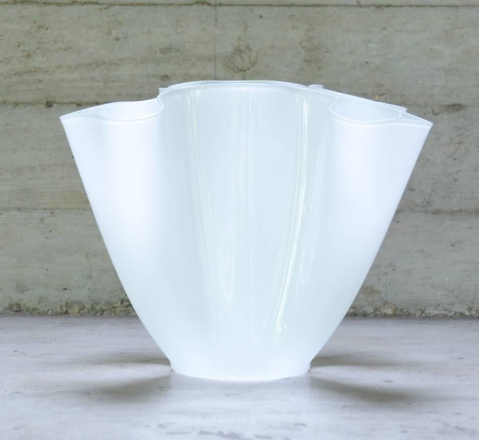Opaline Glass Extraordinary Cartoccio Vase Designed by Pietro Chiesa for Fontana Arte
