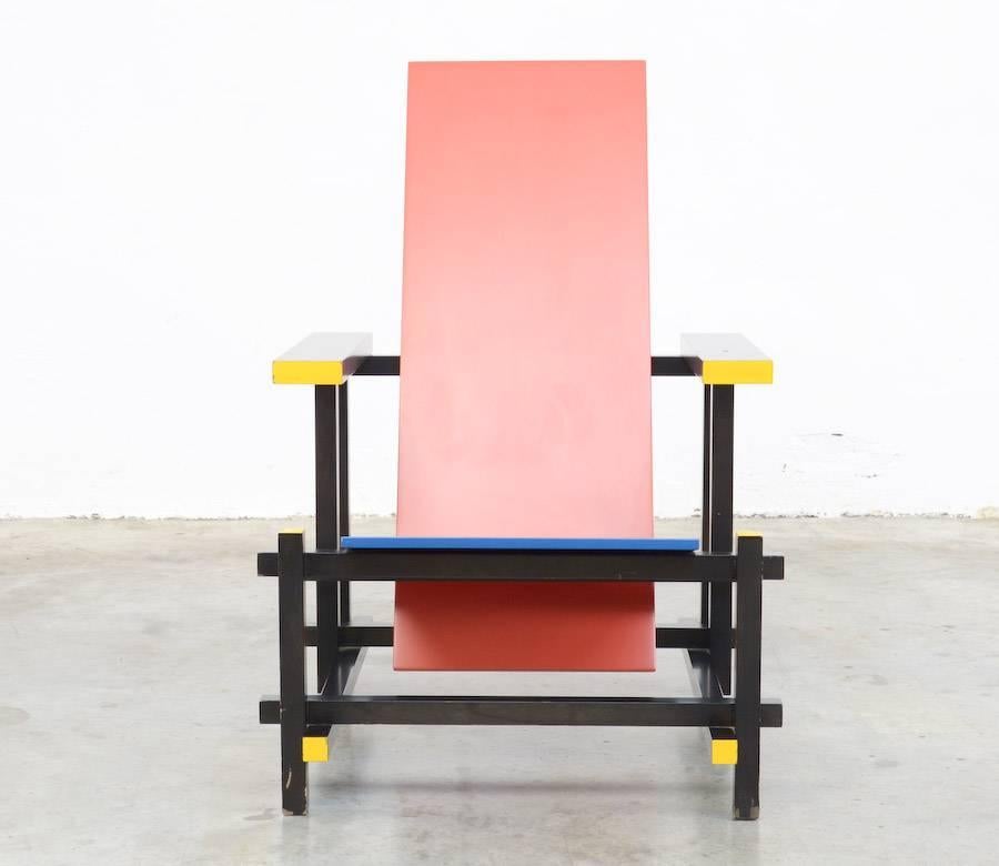 gerrit rietveld red blue chair for cassina