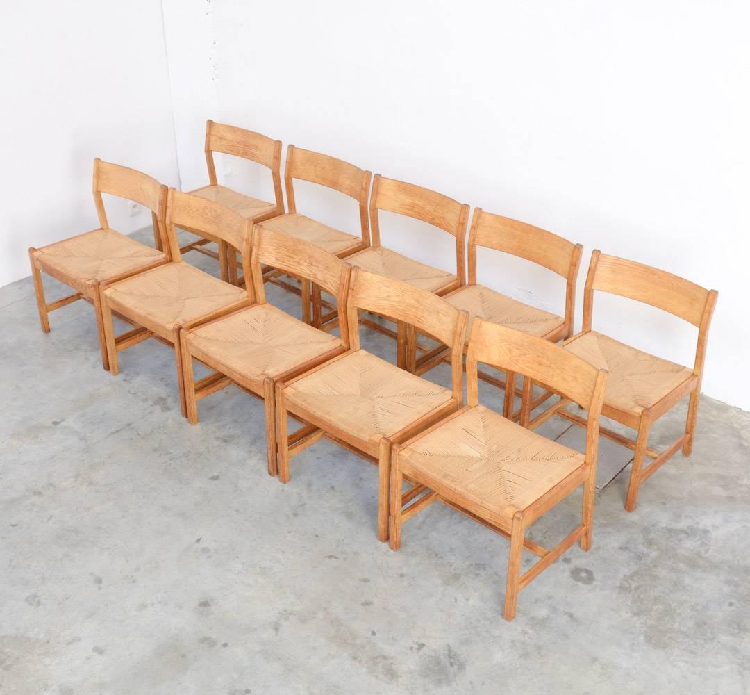 These chairs are designed by Børge Mogensen for C.M. Madsens Fabrikker in Denmark in the 1960s.The chairs are pure and functional. They are made of natural oakwood with woven seagrass seats.
The chairs are still in very good vintage condition, with
