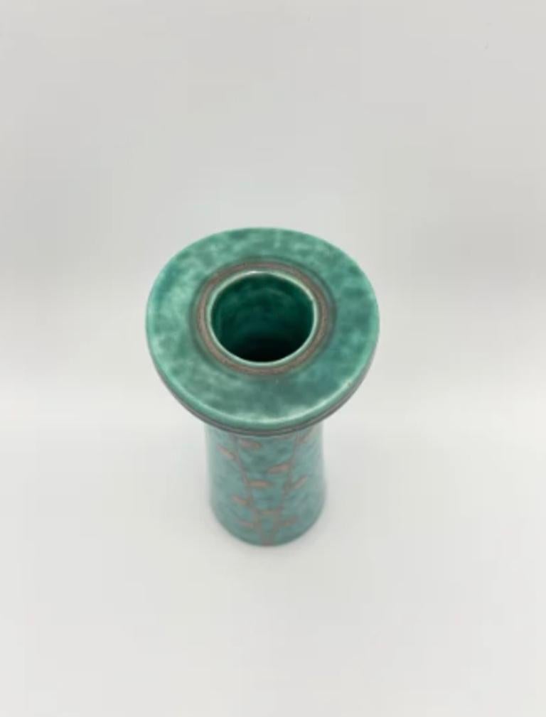 Moderno Piccolo vaso turchese con fiori di Wilhelm Kåge in vendita