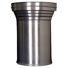 Capitello Beistelltisch aus gebürstetem Aluminium, italienisches minimalistisches Design, 2020er Jahre