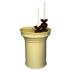 Table d'appoint en aluminium brillant jaune, Italian Minimalist Design, 2020s - en stock