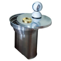 Capitello Beistelltisch aus gebürstetem Aluminium, Italienisches Minimalistisches Design, auf Lager