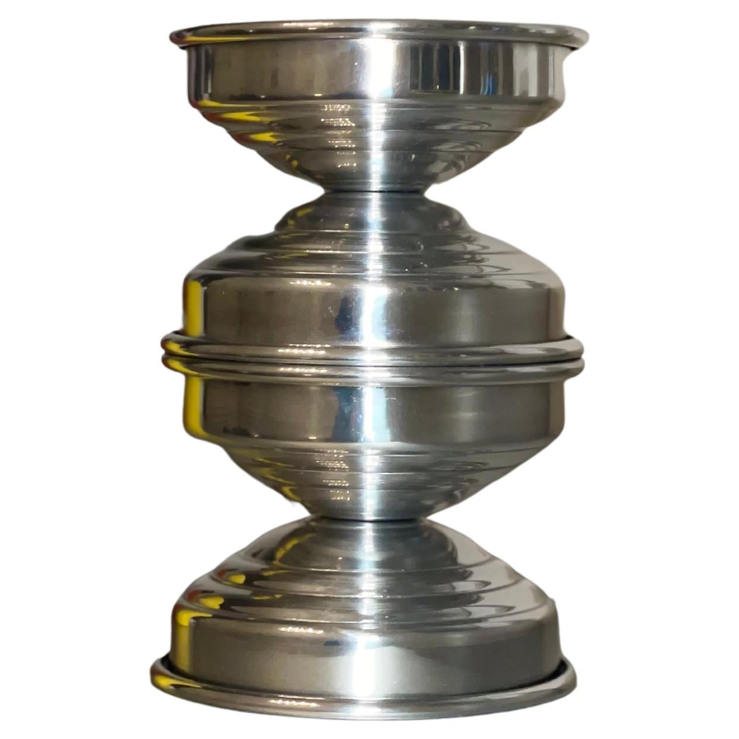 Minimalismo Set di 40 candelieri italiani in alluminio lucidato, design contemporaneo anni 2020 in vendita