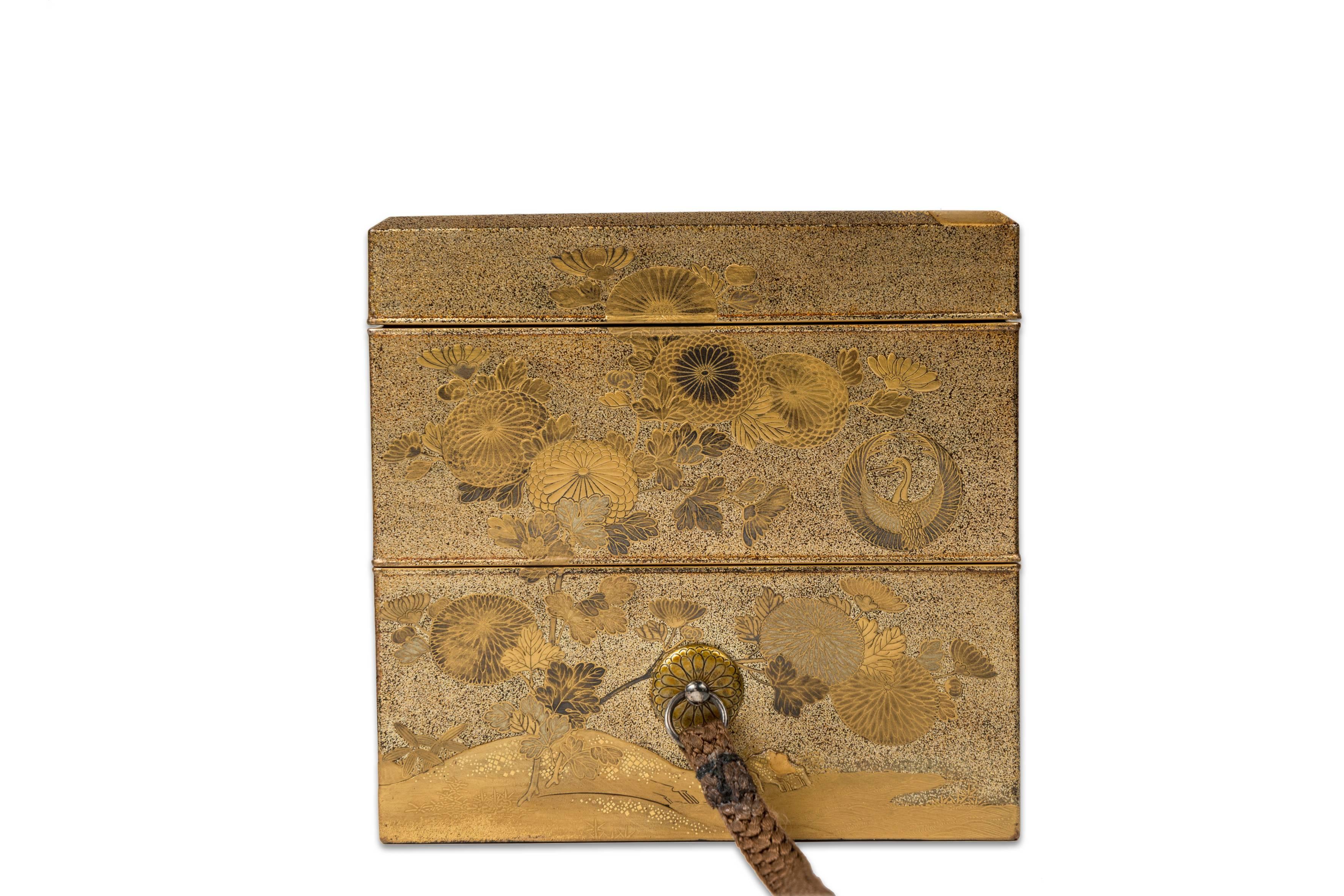 Lacquered 19th Century Gold Japanese Box 'Tebako' Mori and Makino Mons