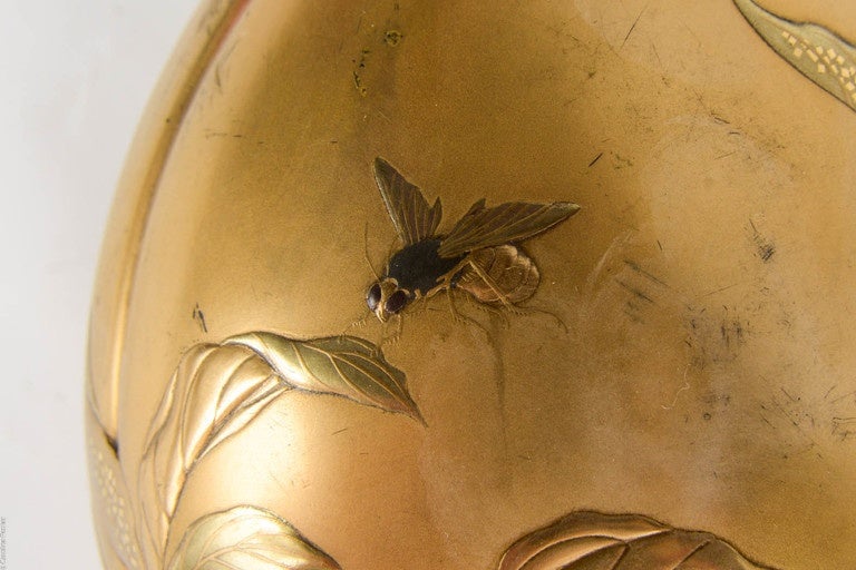 Japanese Meiji Gold Lacquered Kobako (Decorative Box with Tray)