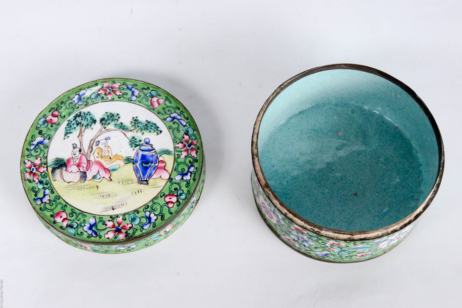 19th Century Enamel Canton Box For Sale 1