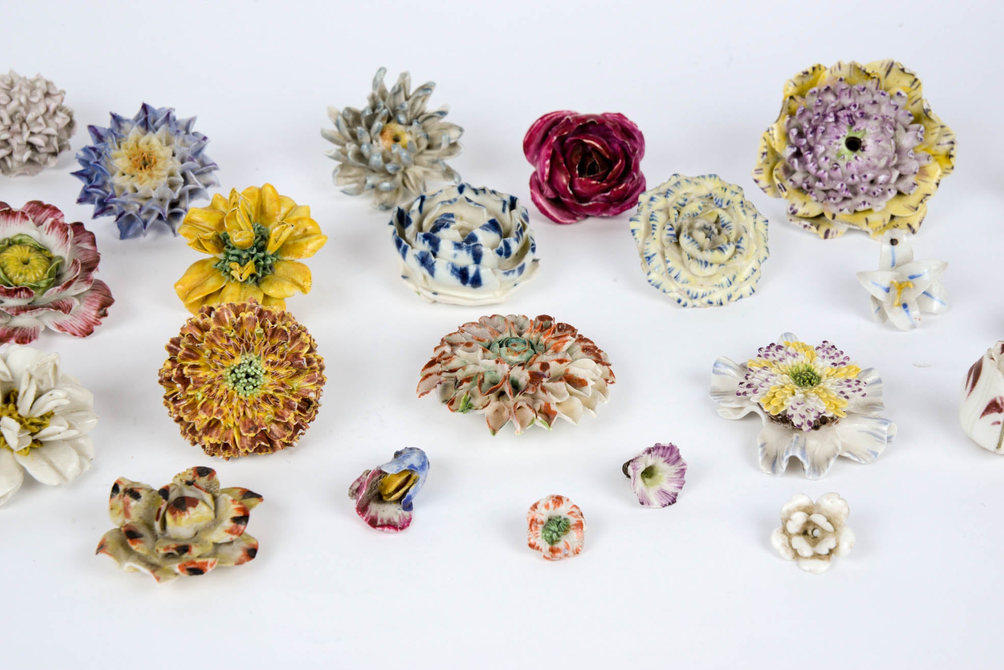 18th-19th Century Continental Porcelain Flowers In Good Condition In Paris, FR