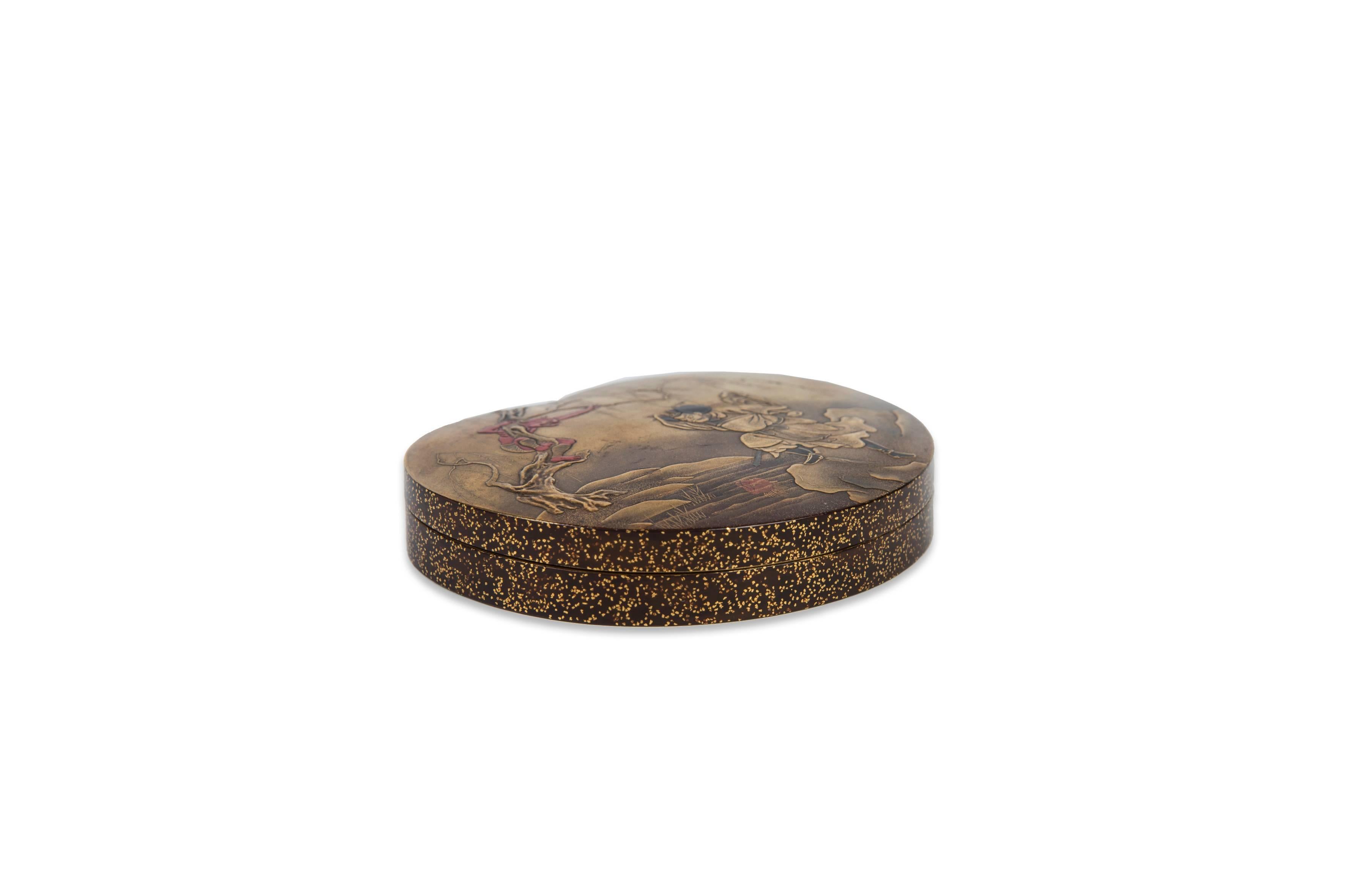 Edo Japanese Lacquer Kobako Box Shoki and Oni In Excellent Condition For Sale In Paris, FR